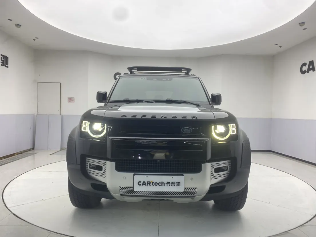 Land Rover Defender, 2021 3