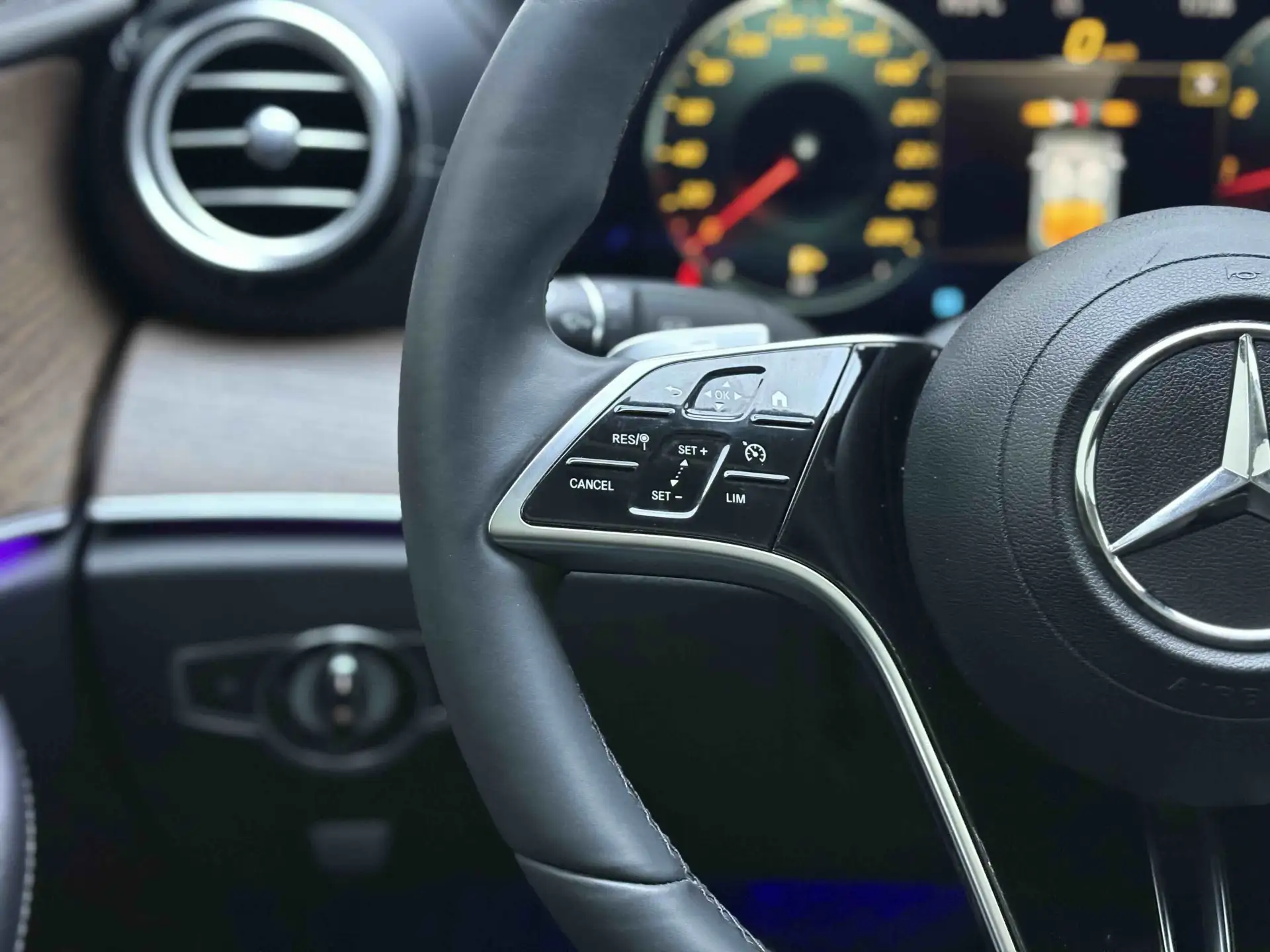 Mercedes-Benz E 260 L, 2021 10