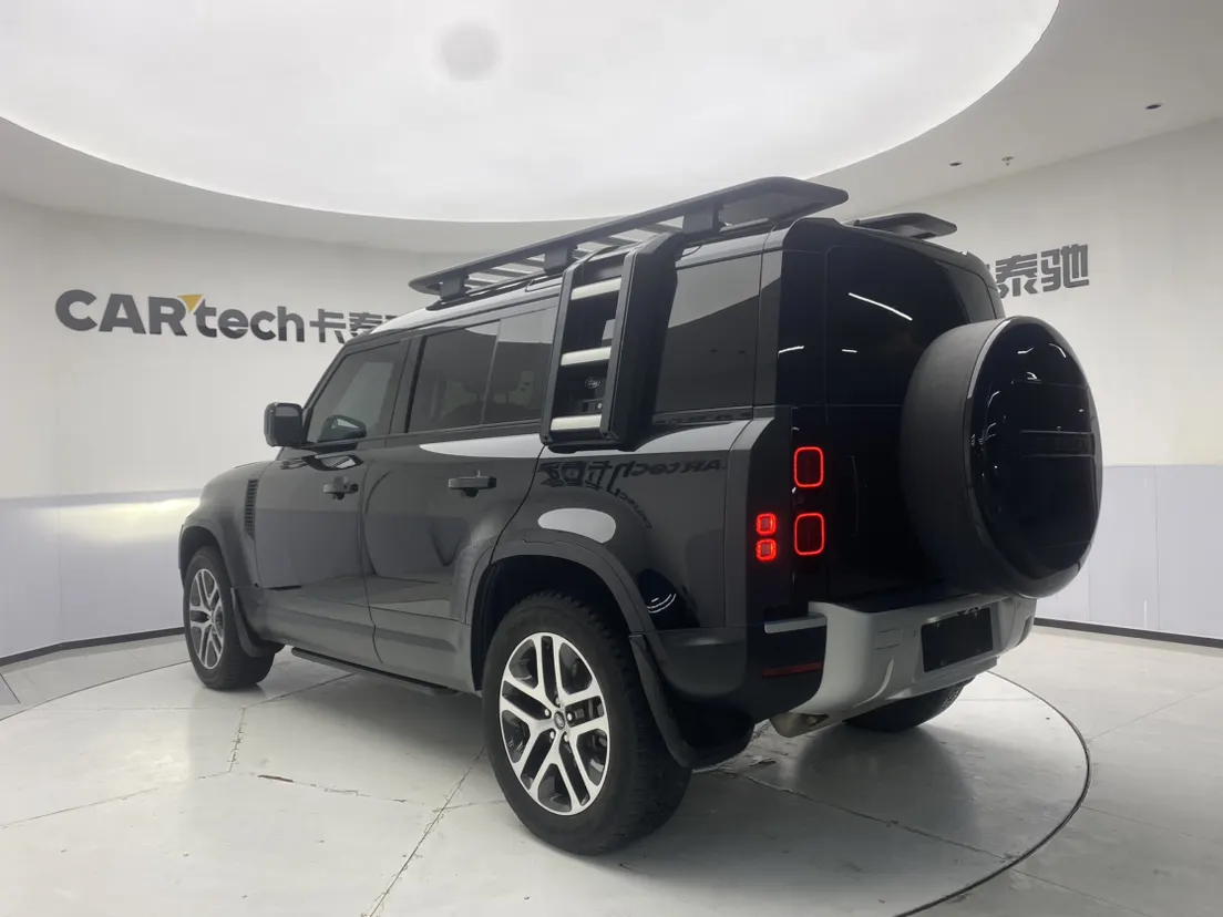 Land Rover Defender, 2021 6