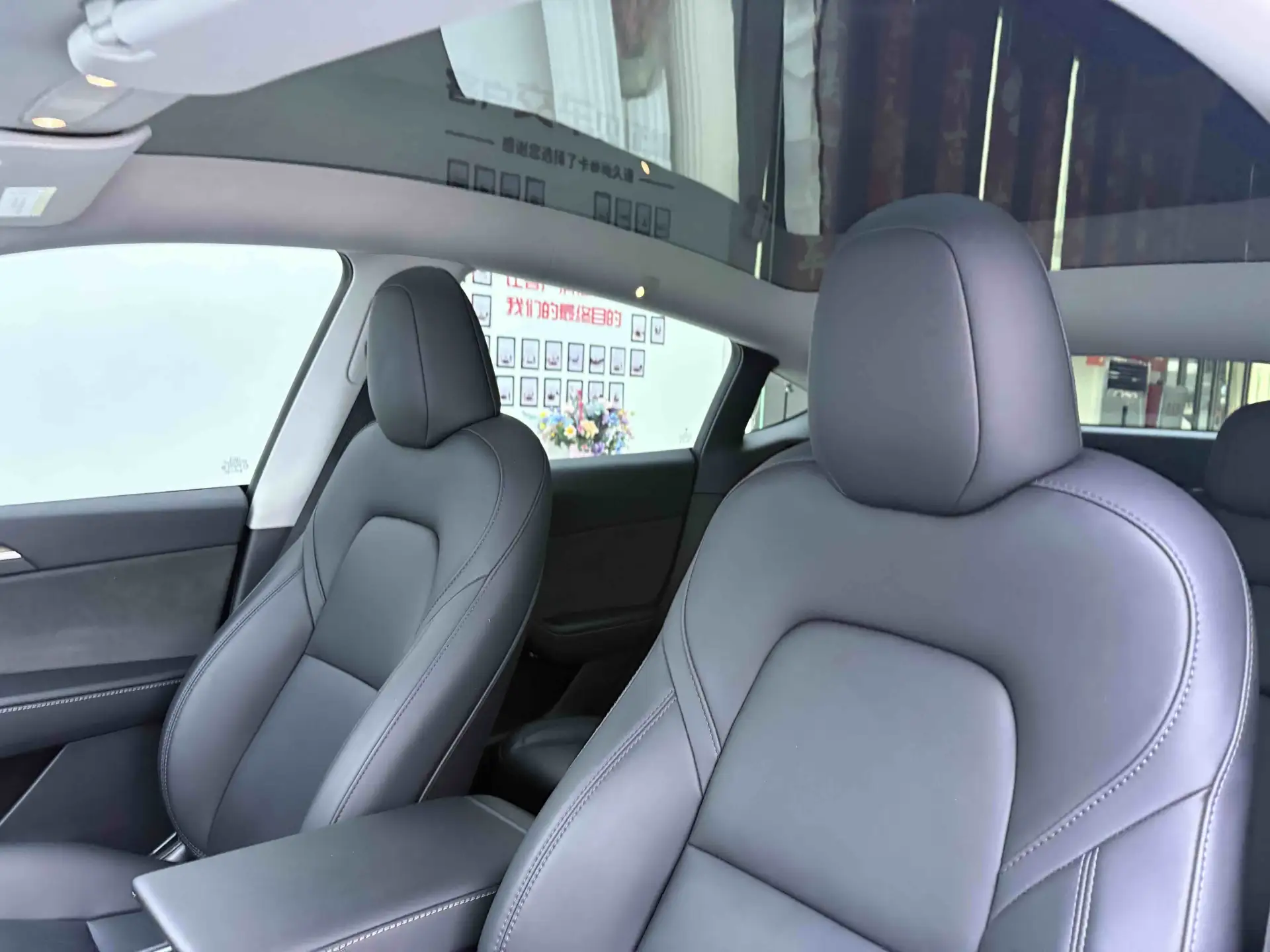 Tesla Model Y, 2023 14
