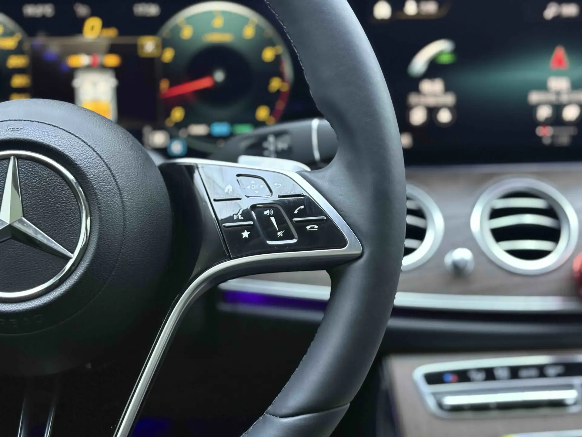 Mercedes-Benz E 260 L, 2021 11