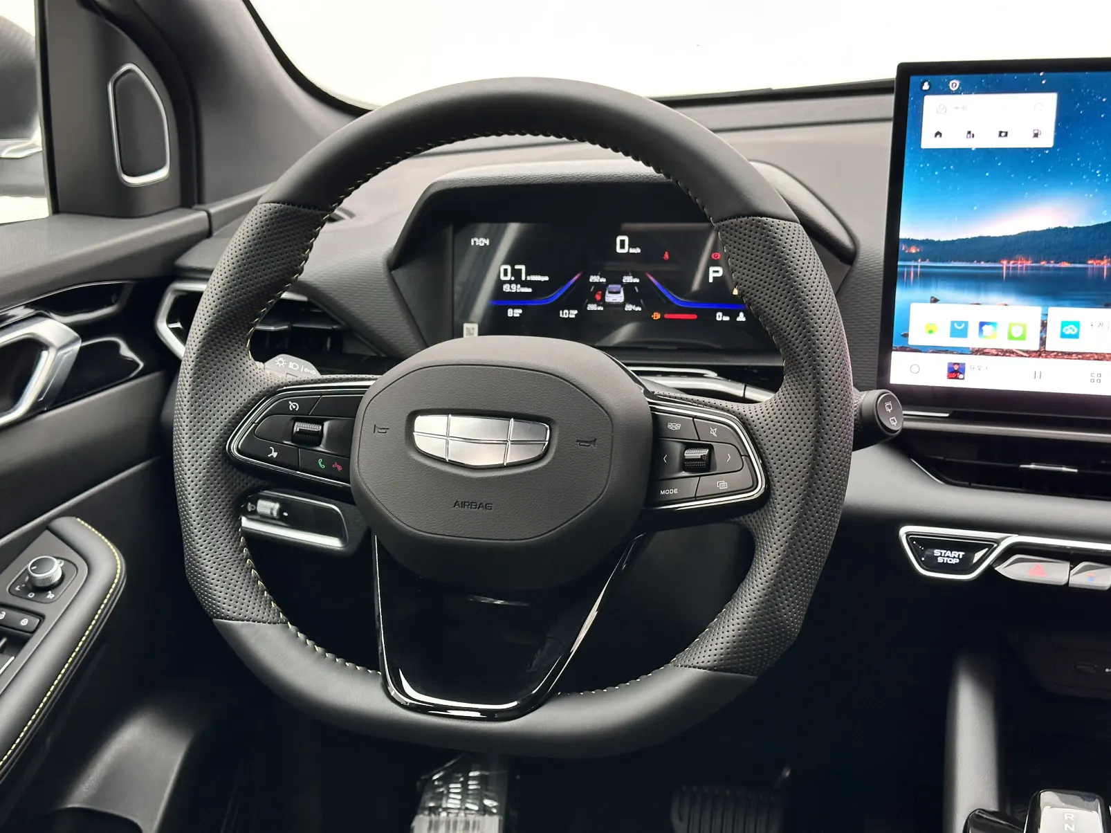 Geely Coolray, 2026 12