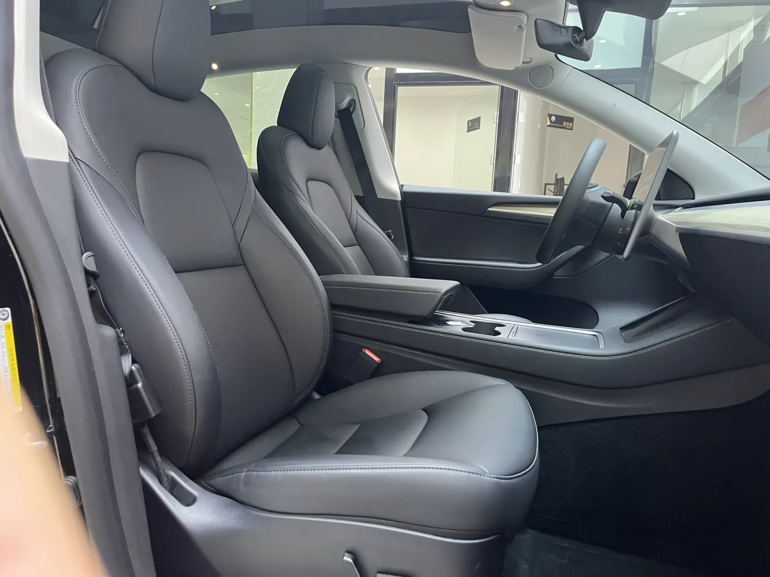 Tesla Model Y, 2023 13