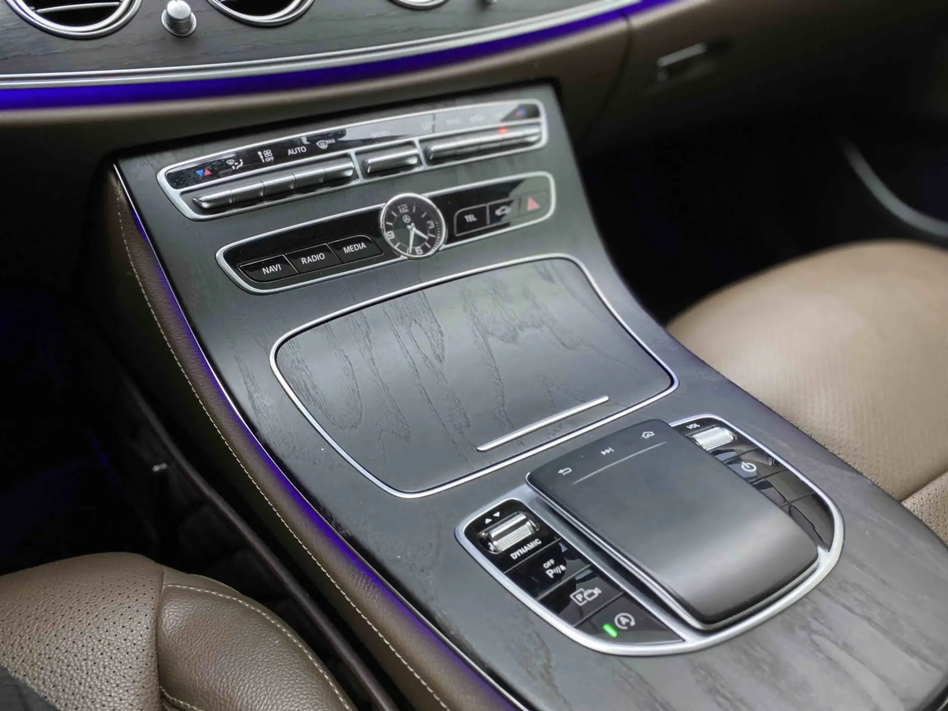 Mercedes-Benz E 300 L, 2020 10