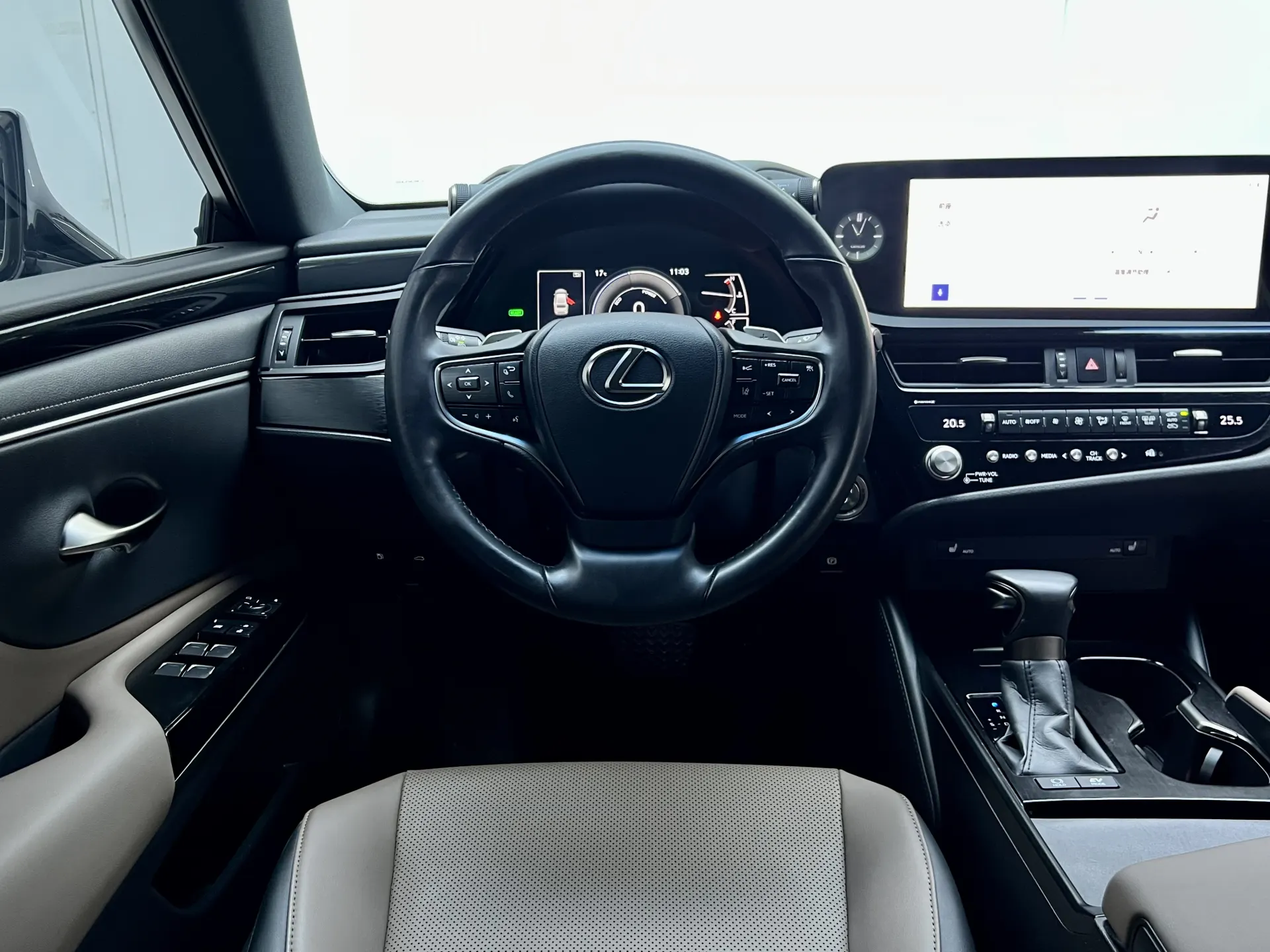 Lexus ES 300h, 2023 18
