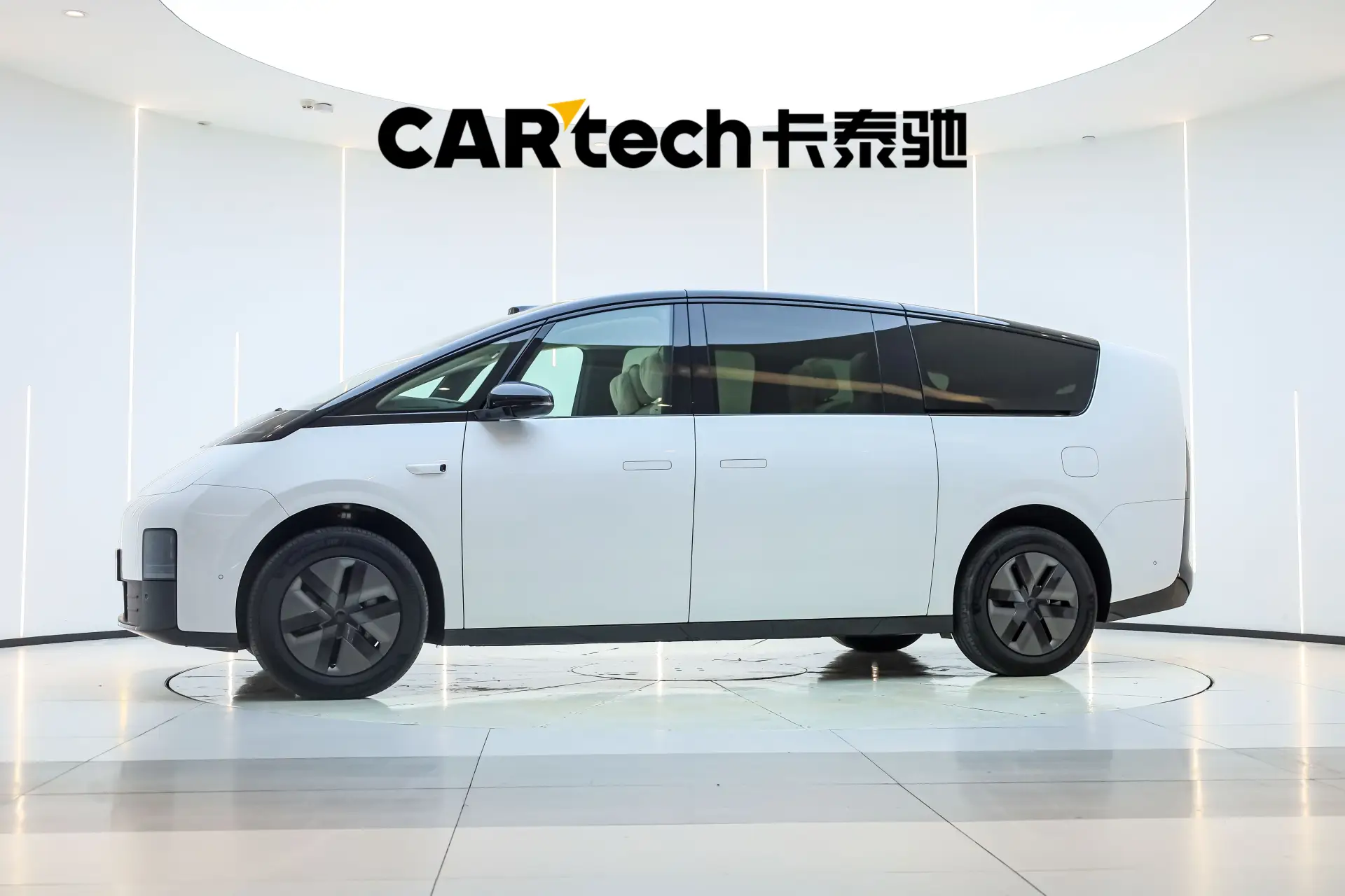 Li Auto MEGA, 2025 8