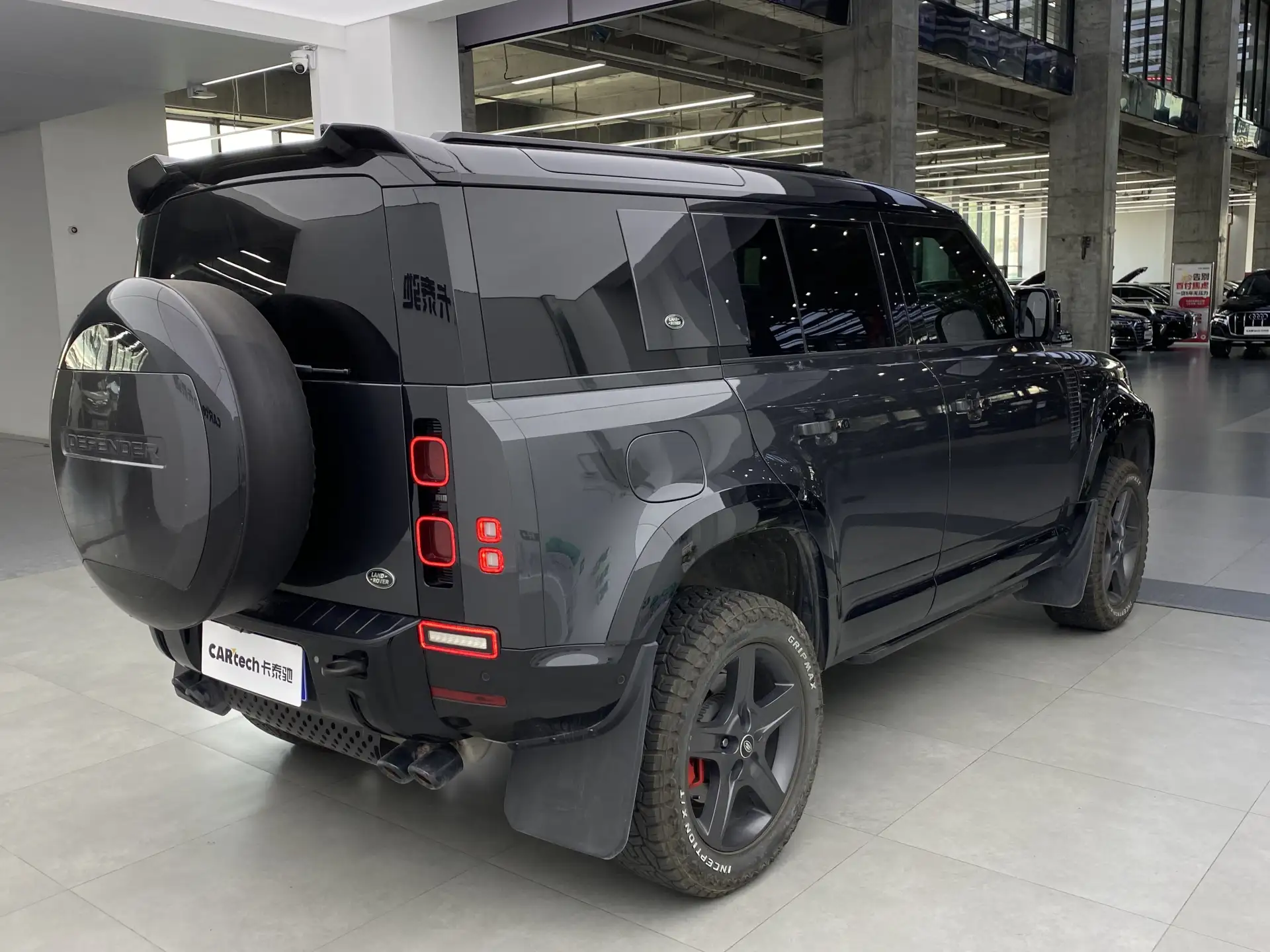 Land Rover Defender, 2023 4