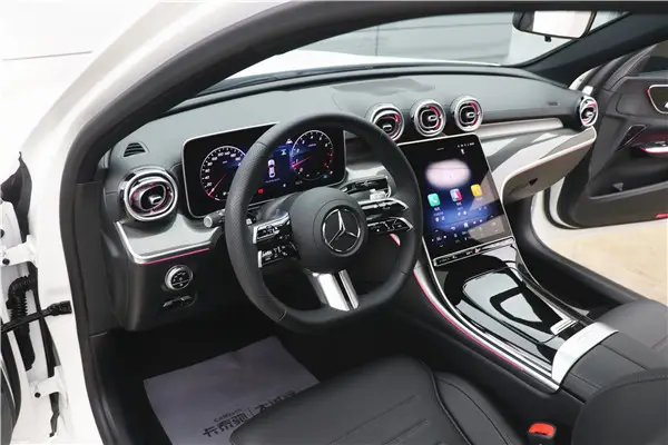 Mercedes-Benz C 260 L, 2025 11