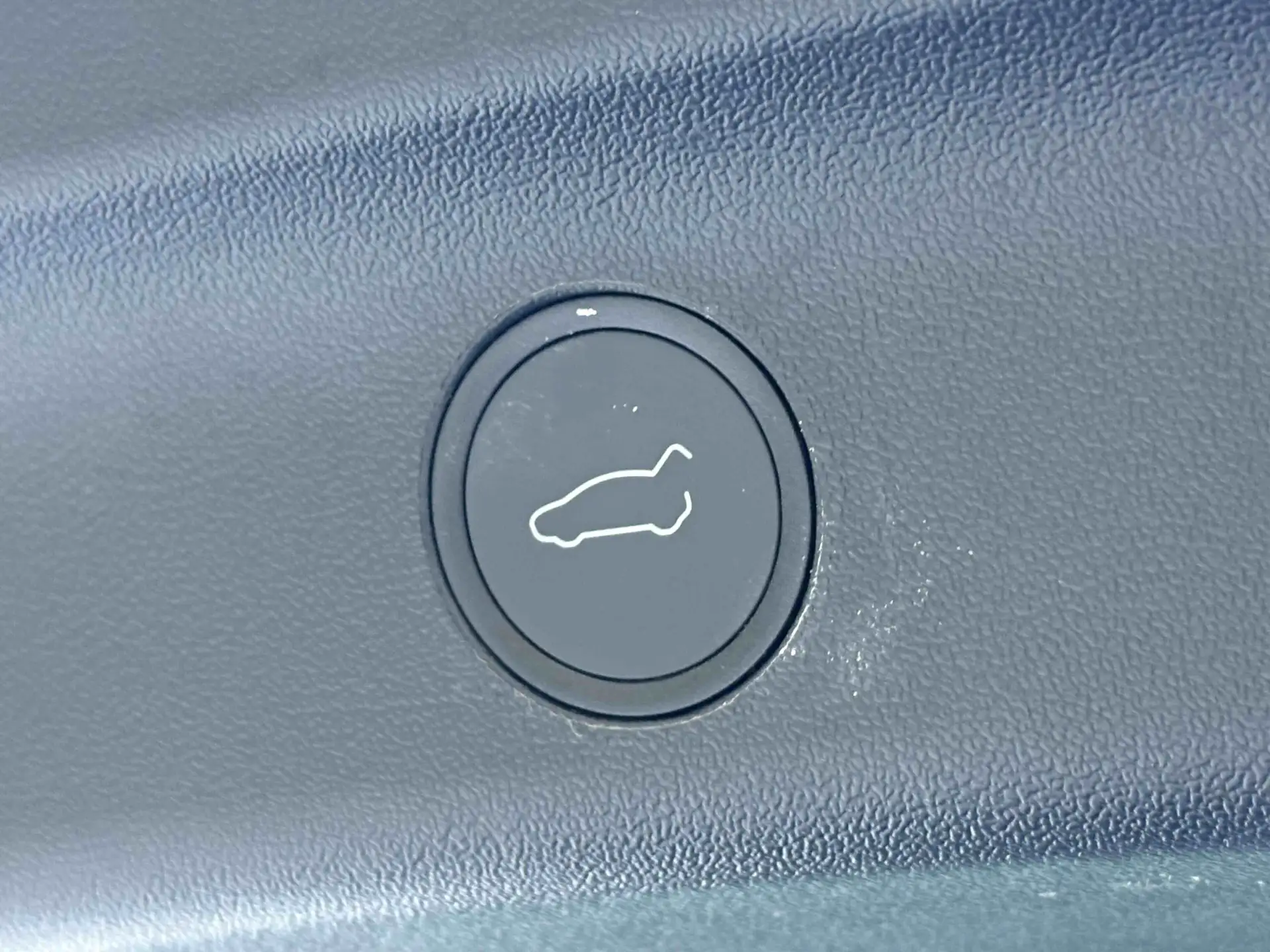 Tesla Model Y, 2023 23