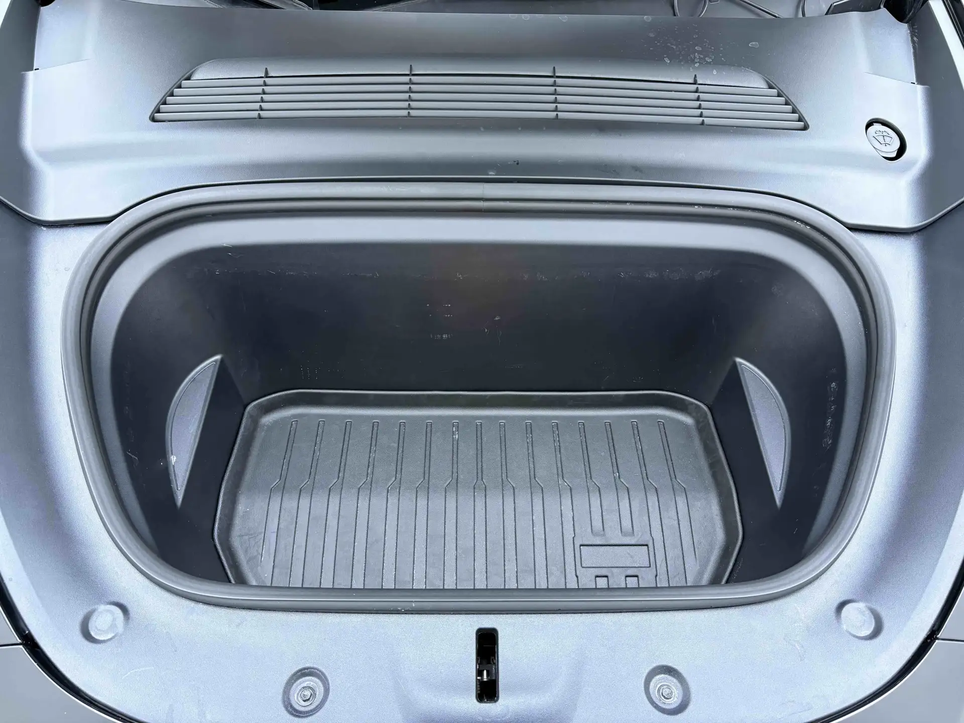 Tesla Model Y, 2023 21