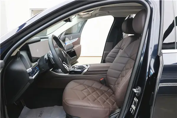 BMW 735Li, 2023 все фото