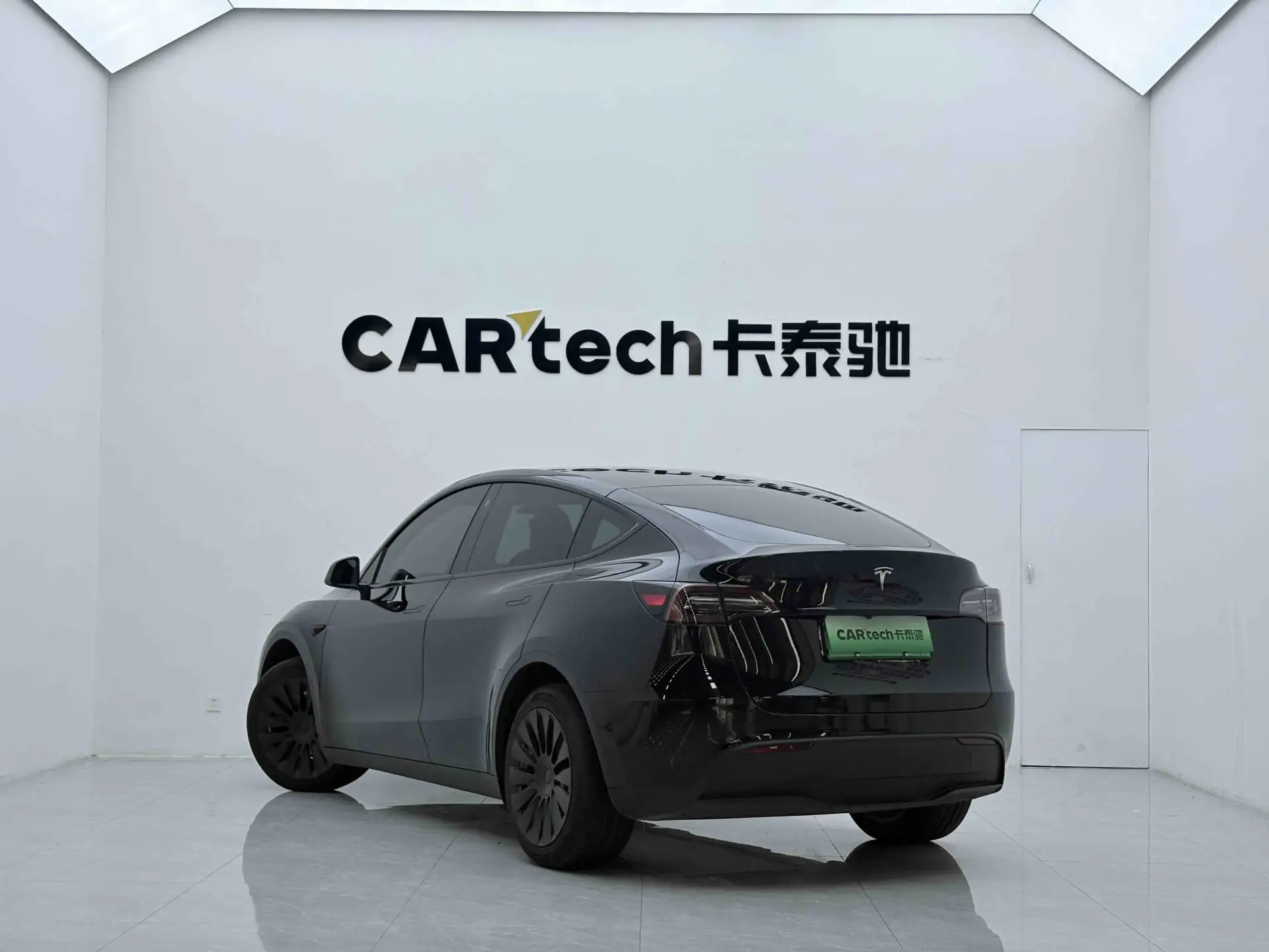 Tesla Model Y, 2023 6