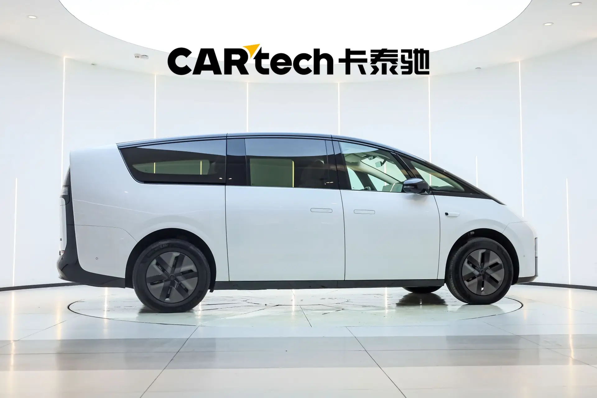 Li Auto MEGA, 2025 4