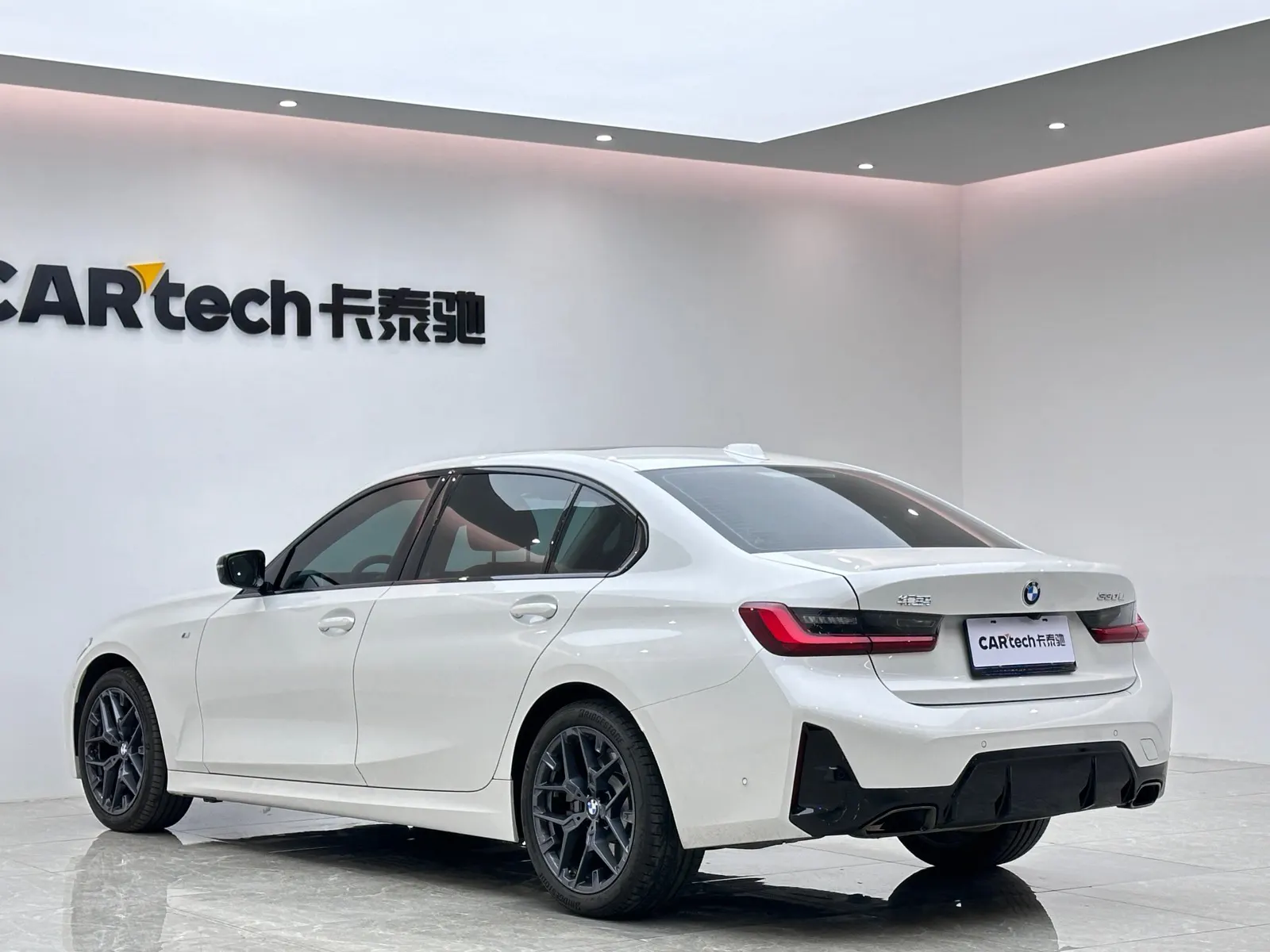 BMW 330Li, 2025 3