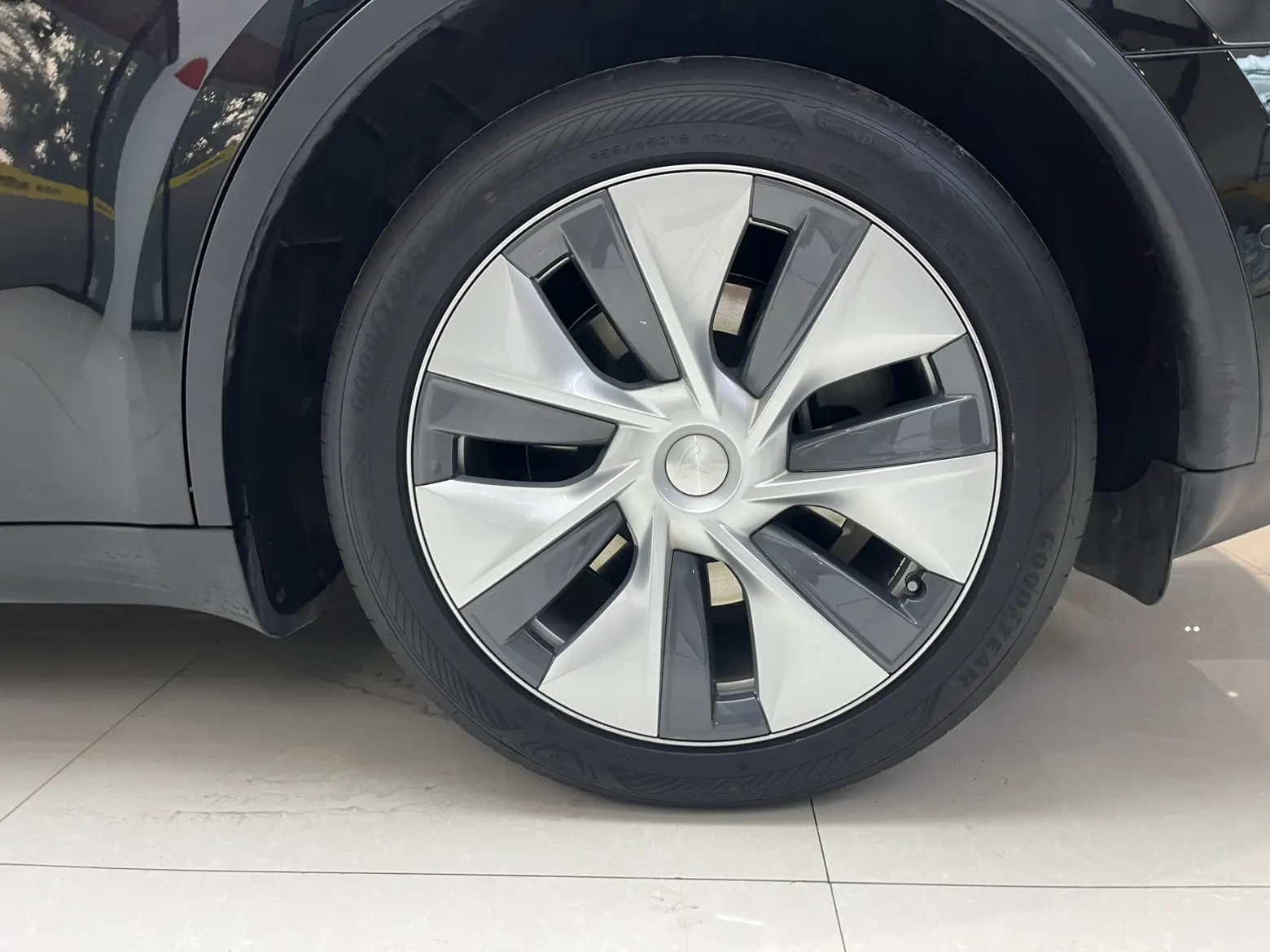 Tesla Model Y, 2023 6