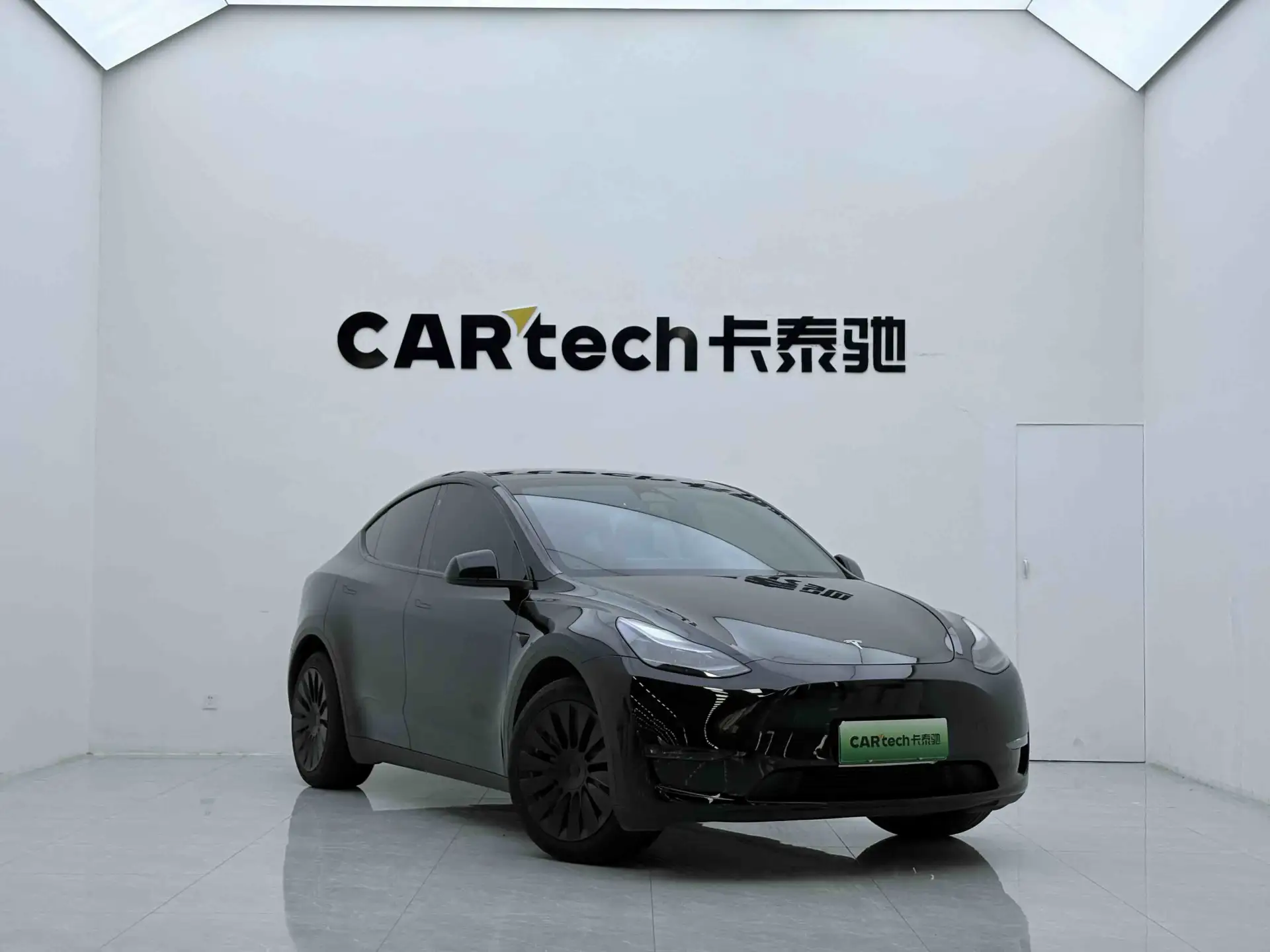Tesla Model Y, 2023 3