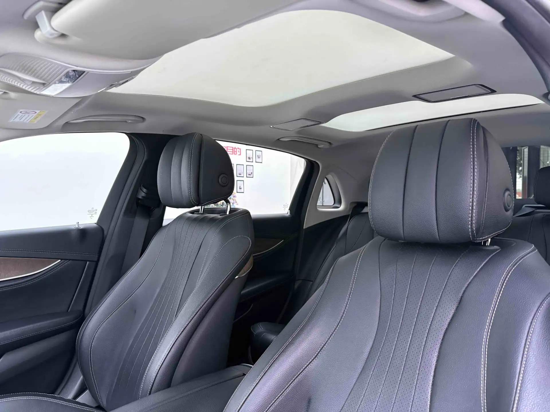 Mercedes-Benz E 260 L, 2021 13