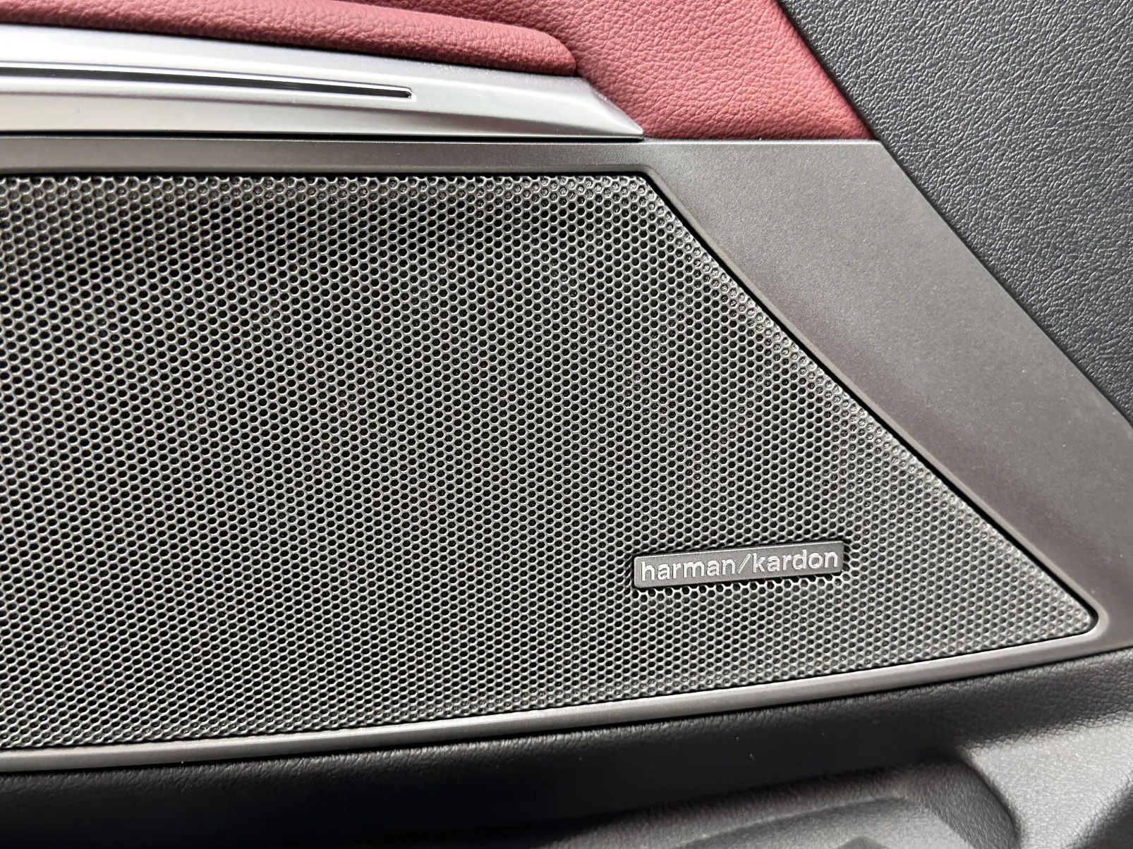 BMW 330Li, 2025 15