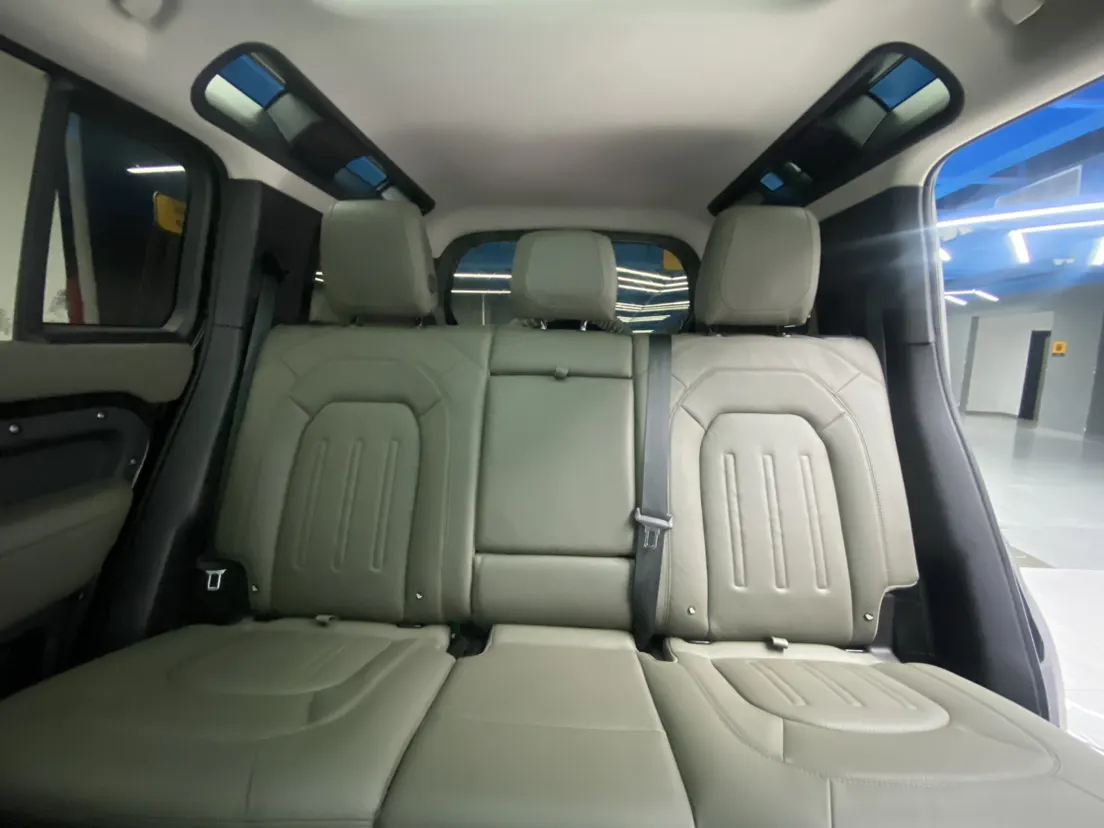 Land Rover Defender, 2021 27