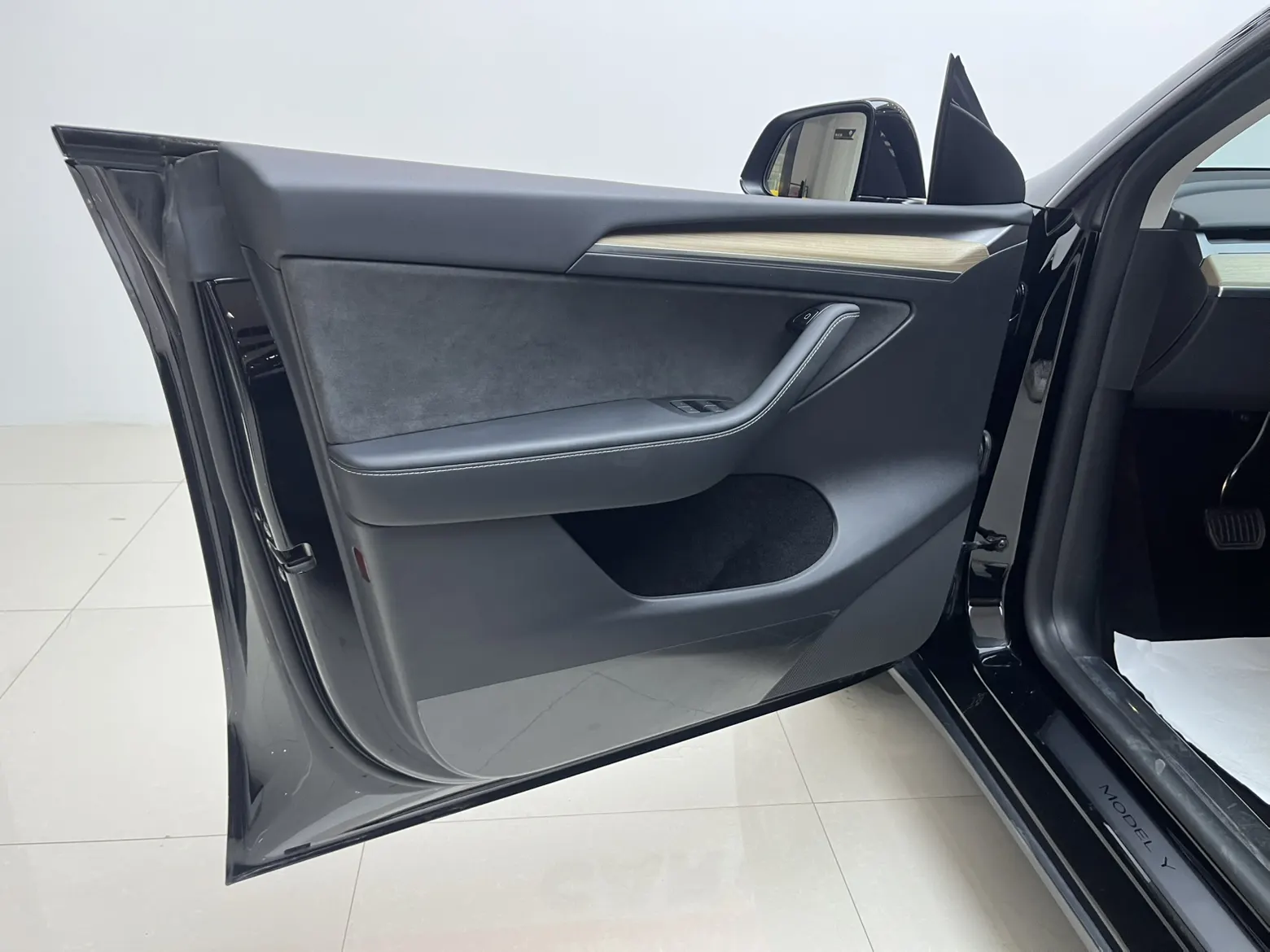Tesla Model Y, 2023 12