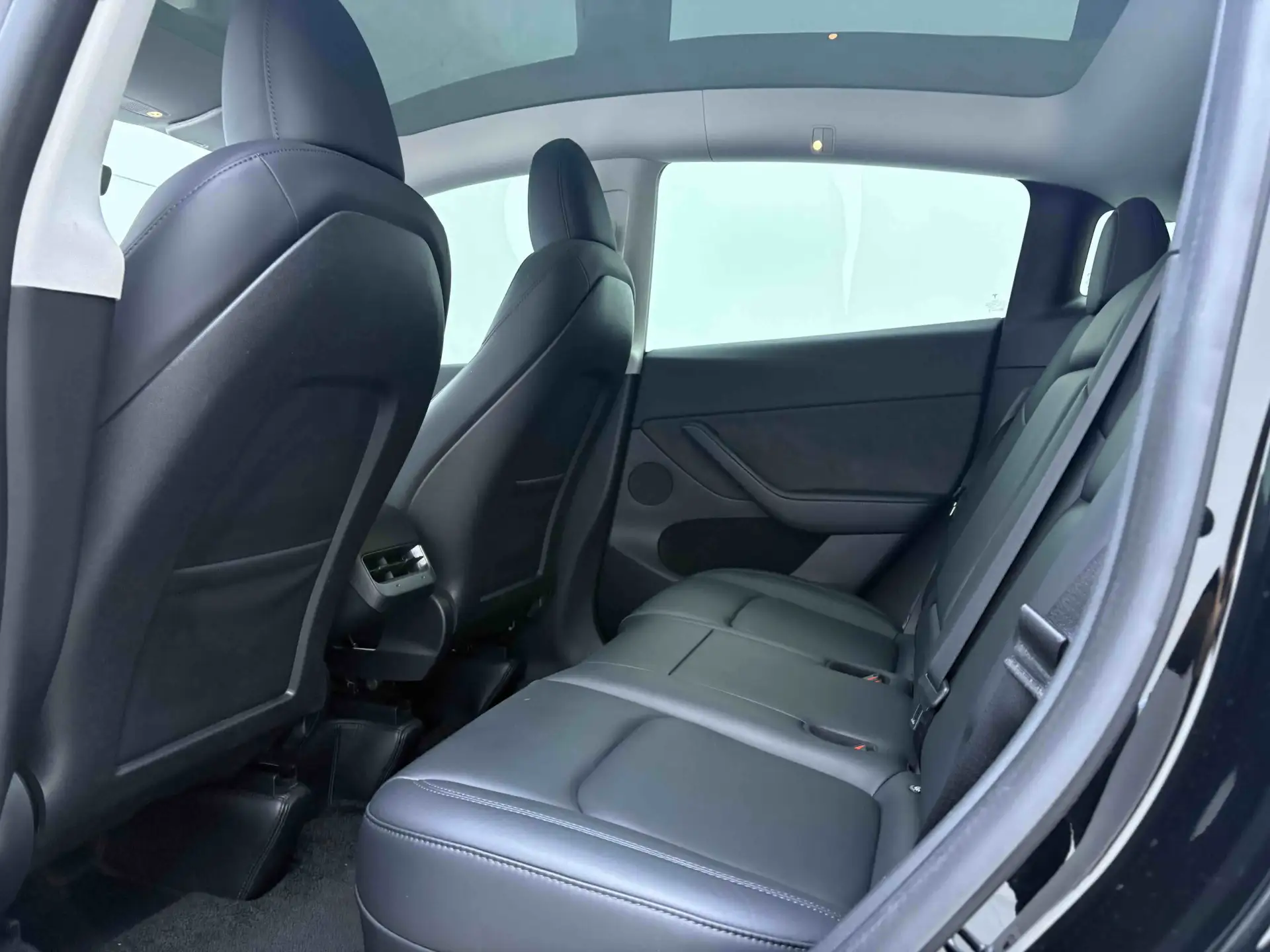 Tesla Model Y, 2023 8