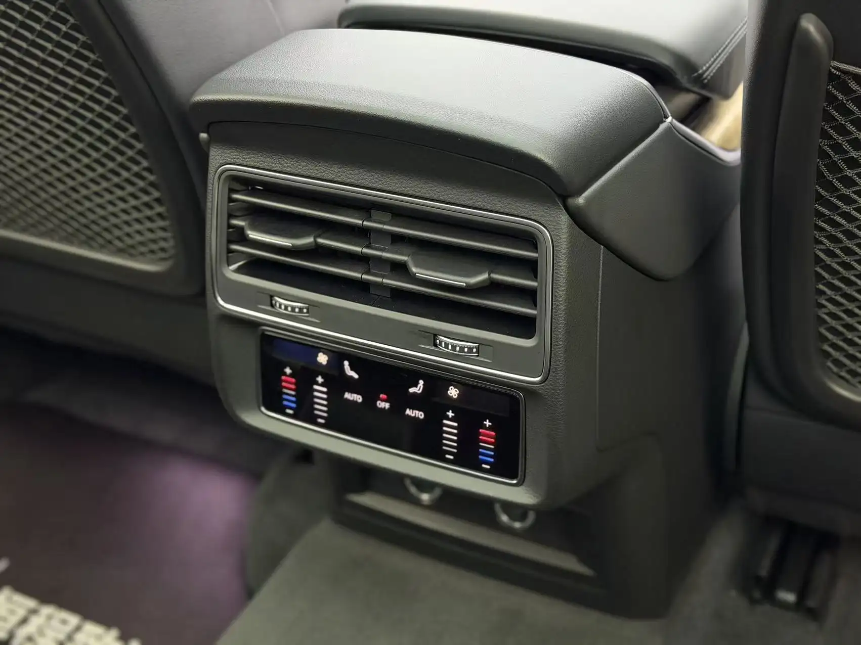 Audi Q7 55 TFSI, 2024 21