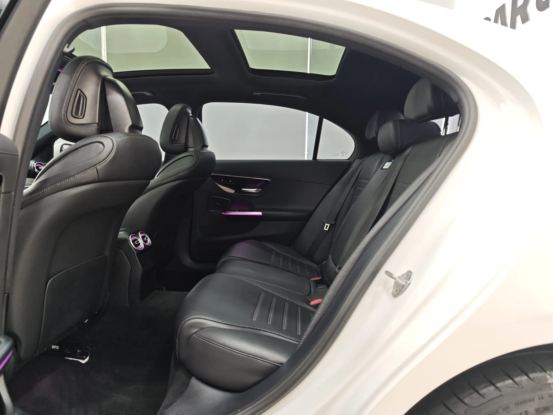 Mercedes-Benz C 260 L, 2024 16