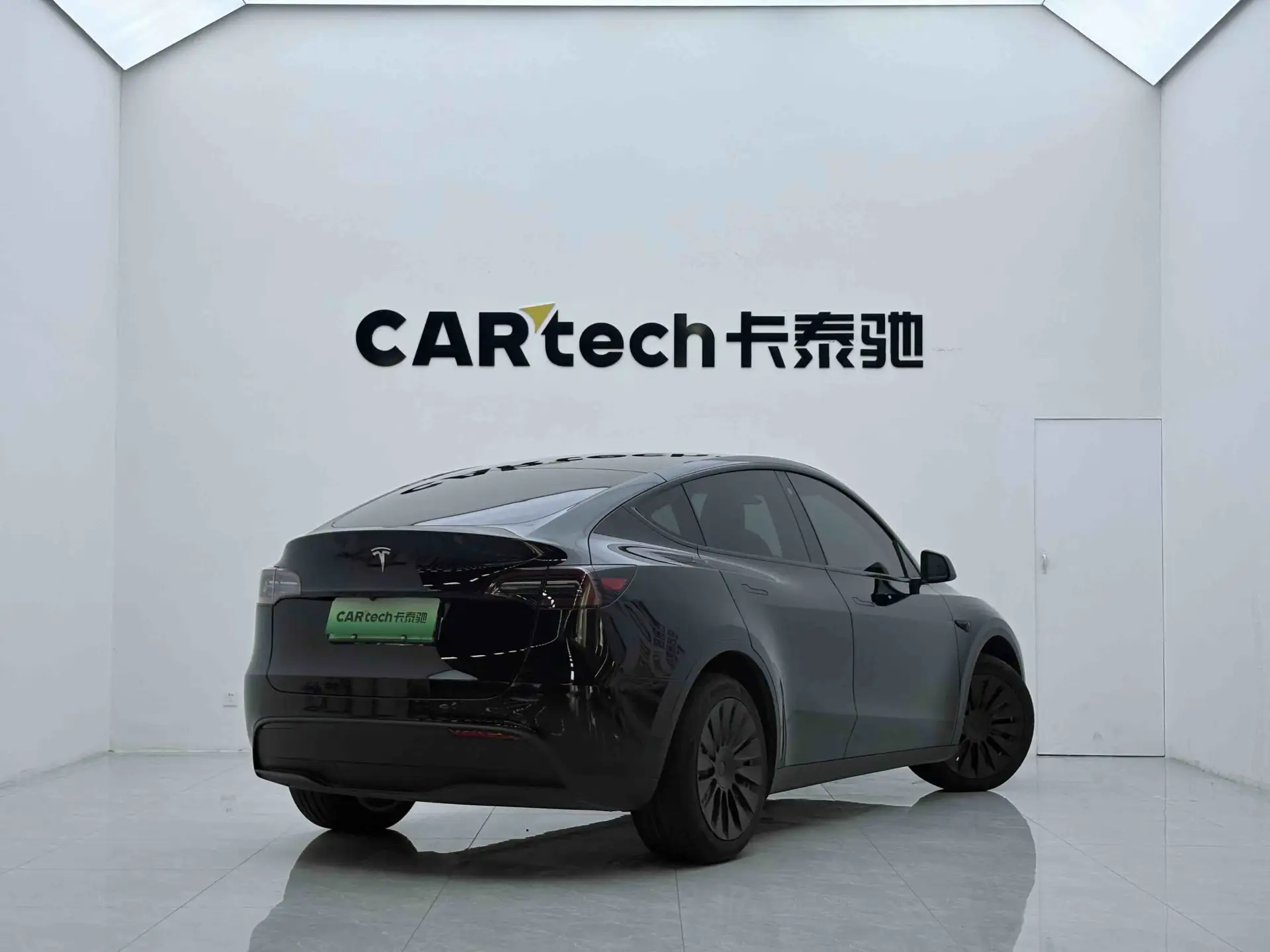 Tesla Model Y, 2023 4