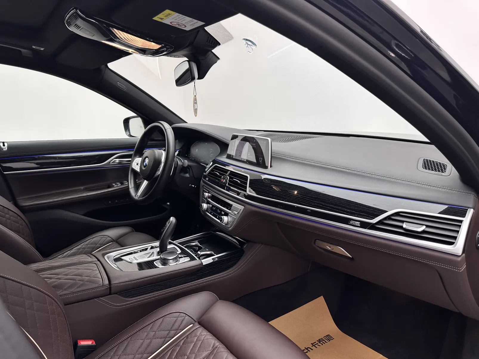 BMW 740Li, 2022 11
