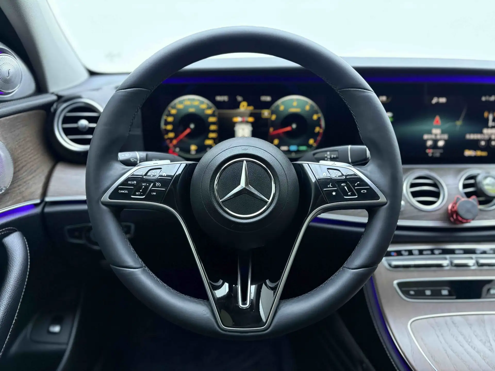 Mercedes-Benz E 260 L, 2021 9
