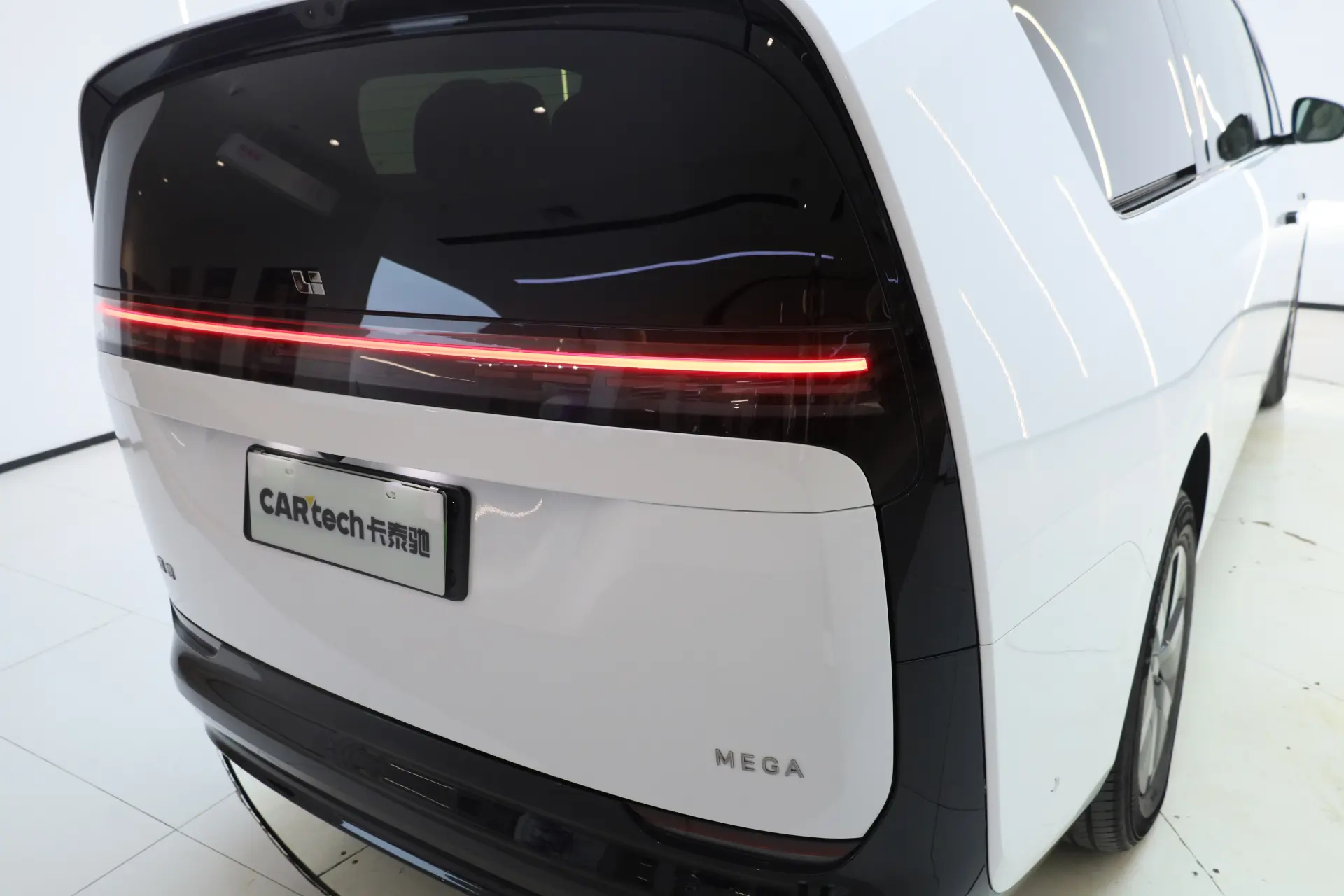 Li Auto MEGA, 2025 10