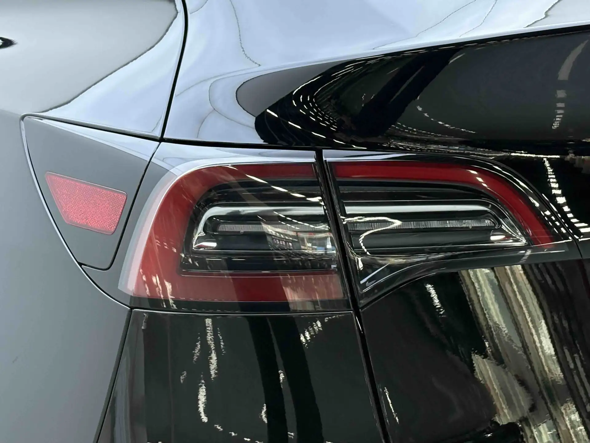 Tesla Model Y, 2023 25
