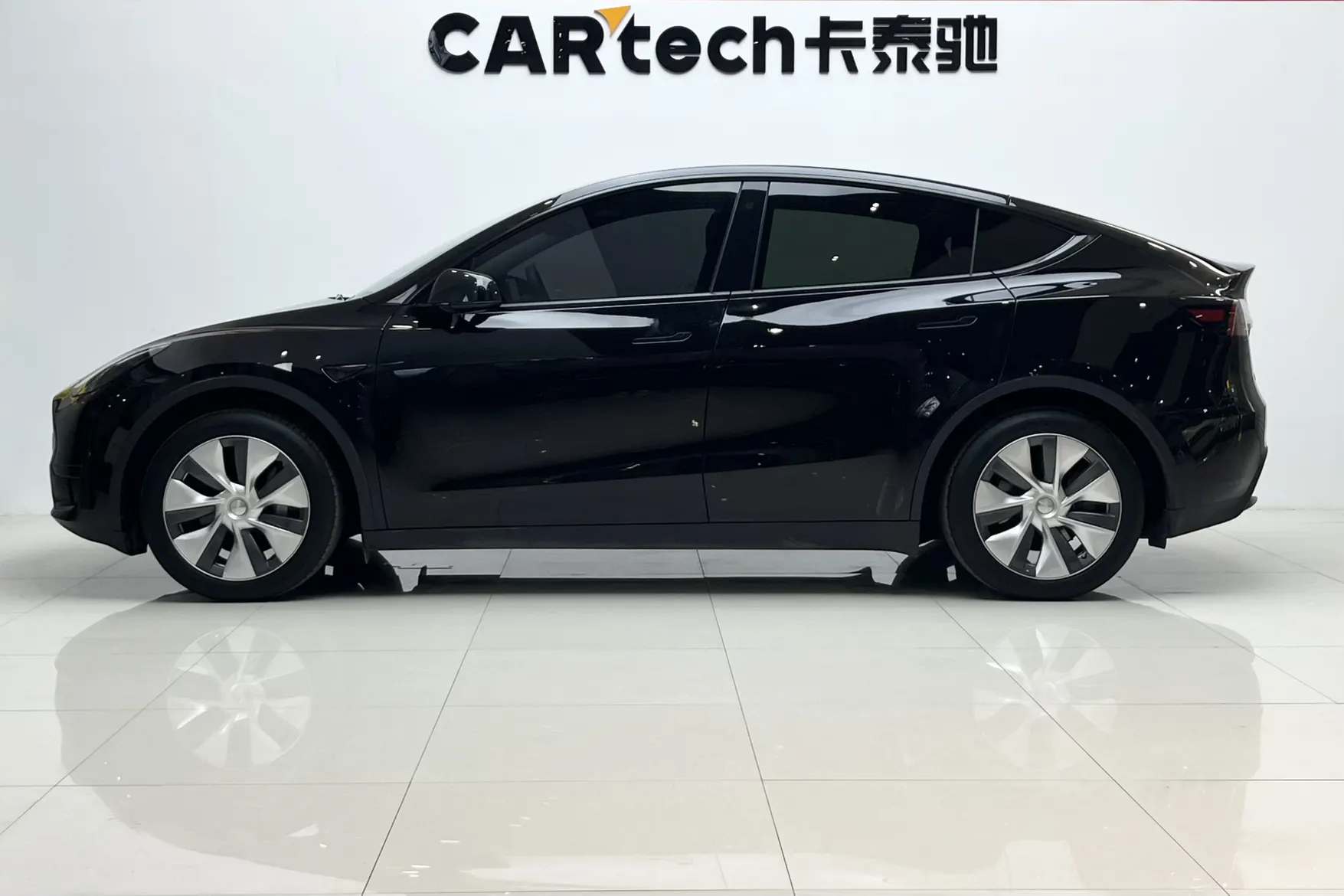 Tesla Model Y, 2023 4