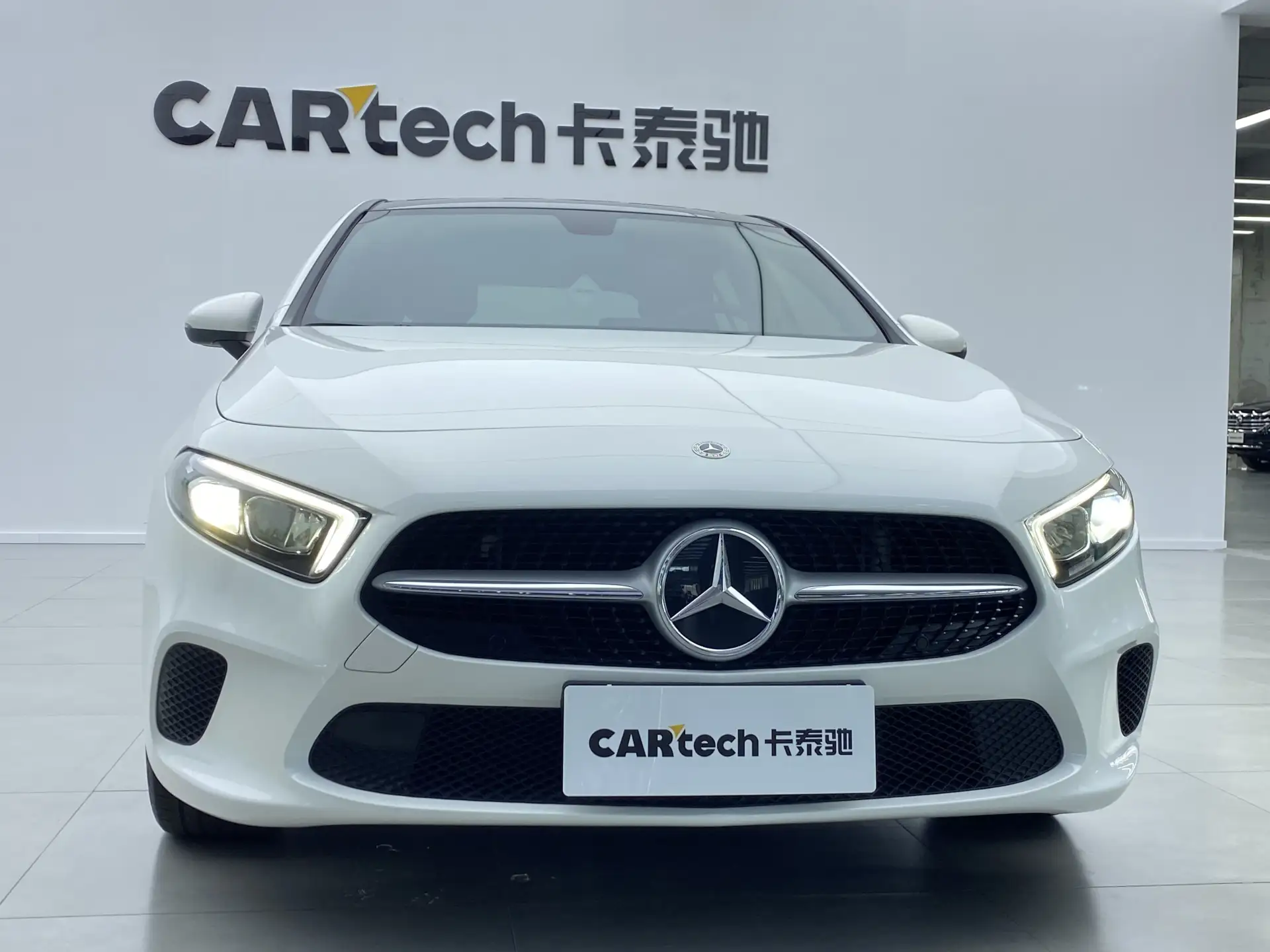 Mercedes-Benz A 200, 2022 32