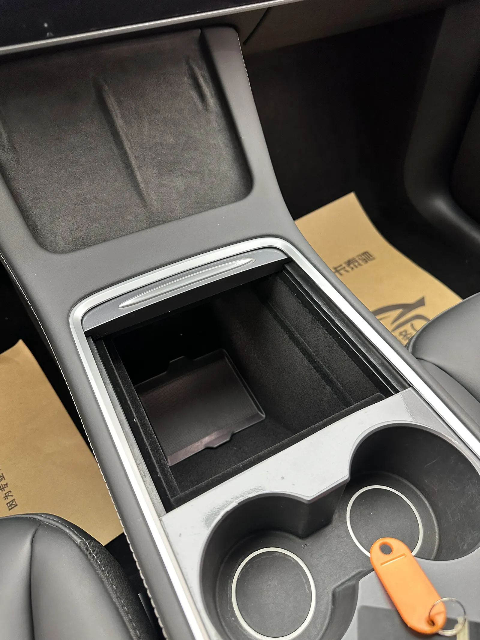 Tesla Model Y, 2023 16