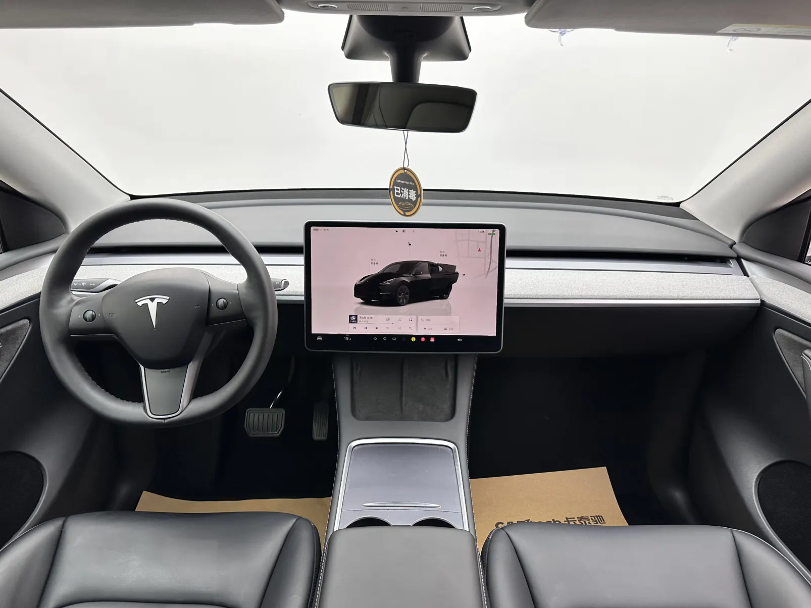 Tesla Model Y, 2023 10