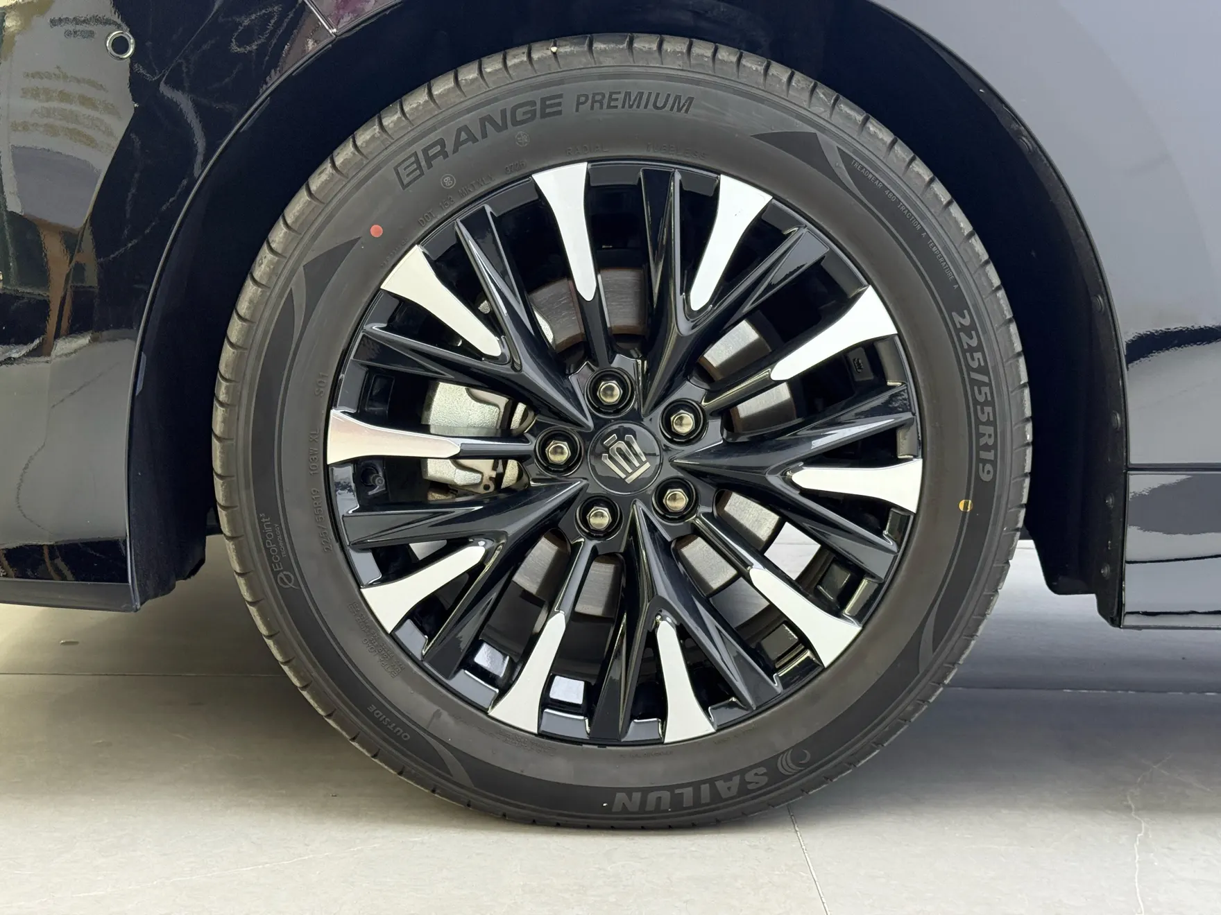 Toyota Vellfire, 2024 11
