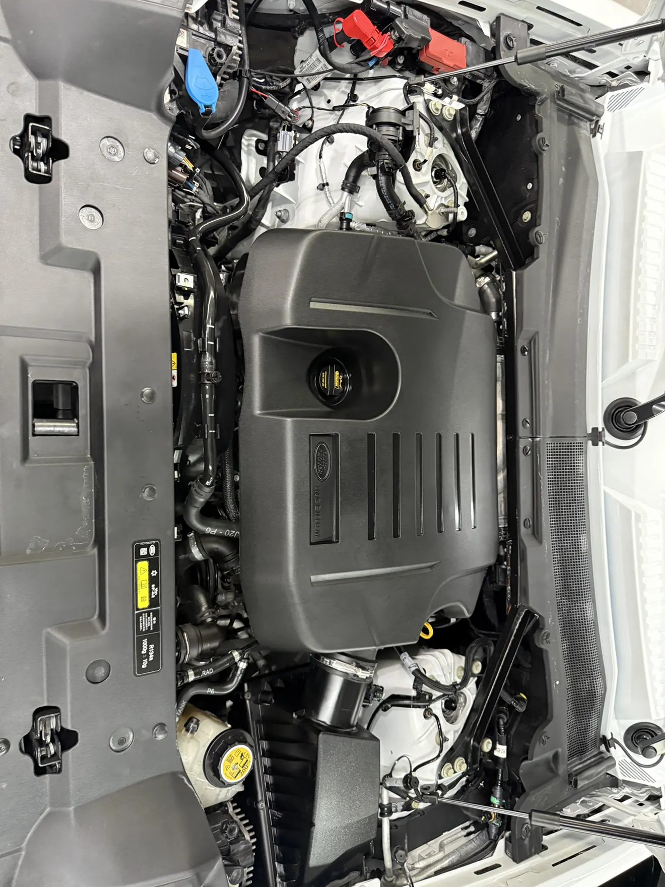 Land Rover Defender, 2023 12