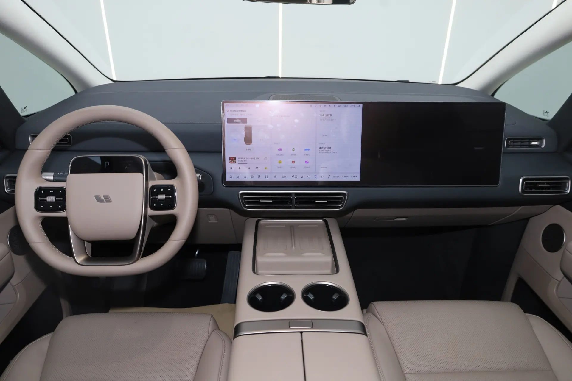 Li Auto MEGA, 2025 15