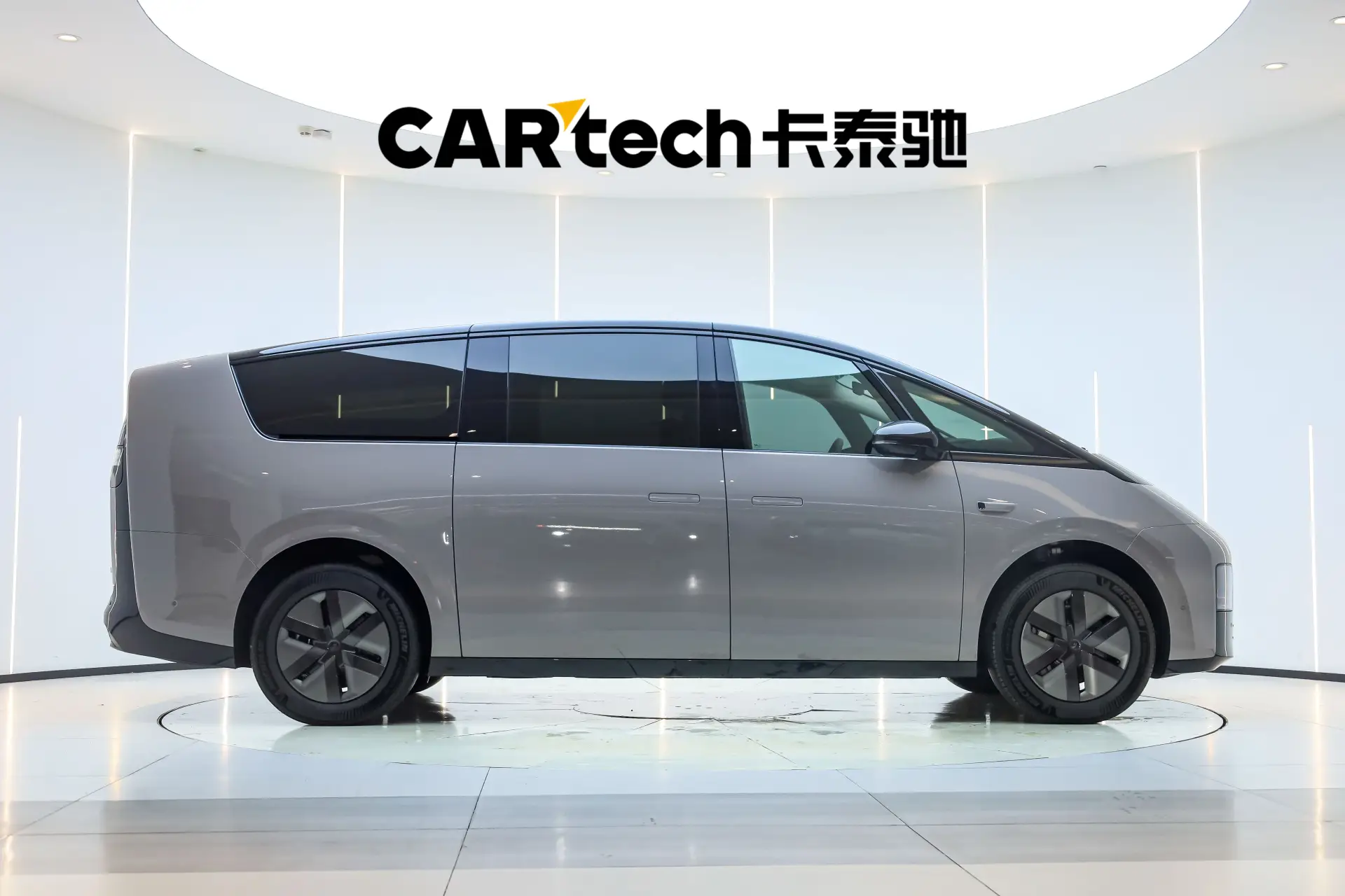 Li Auto MEGA, 2025 4
