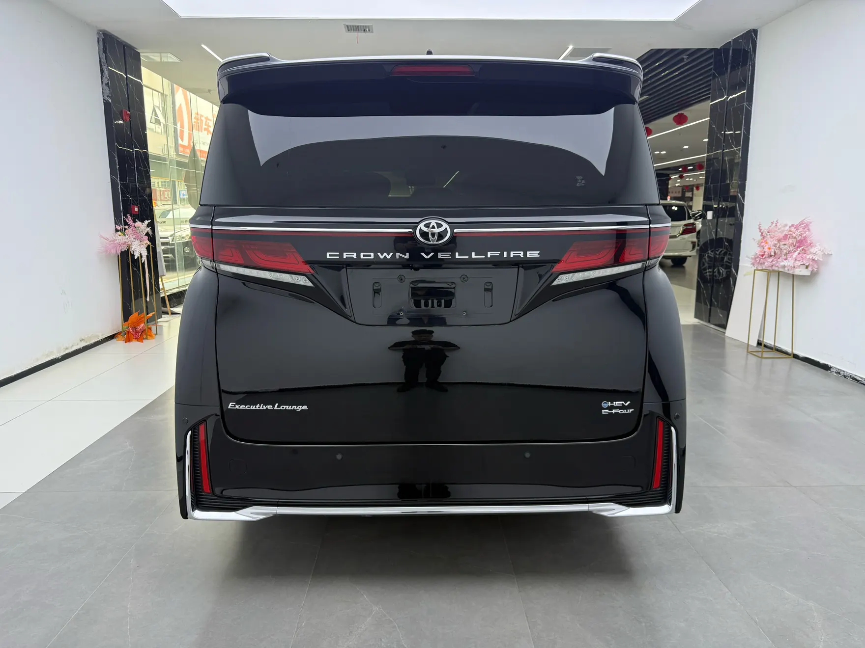 Toyota Vellfire, 2024 6