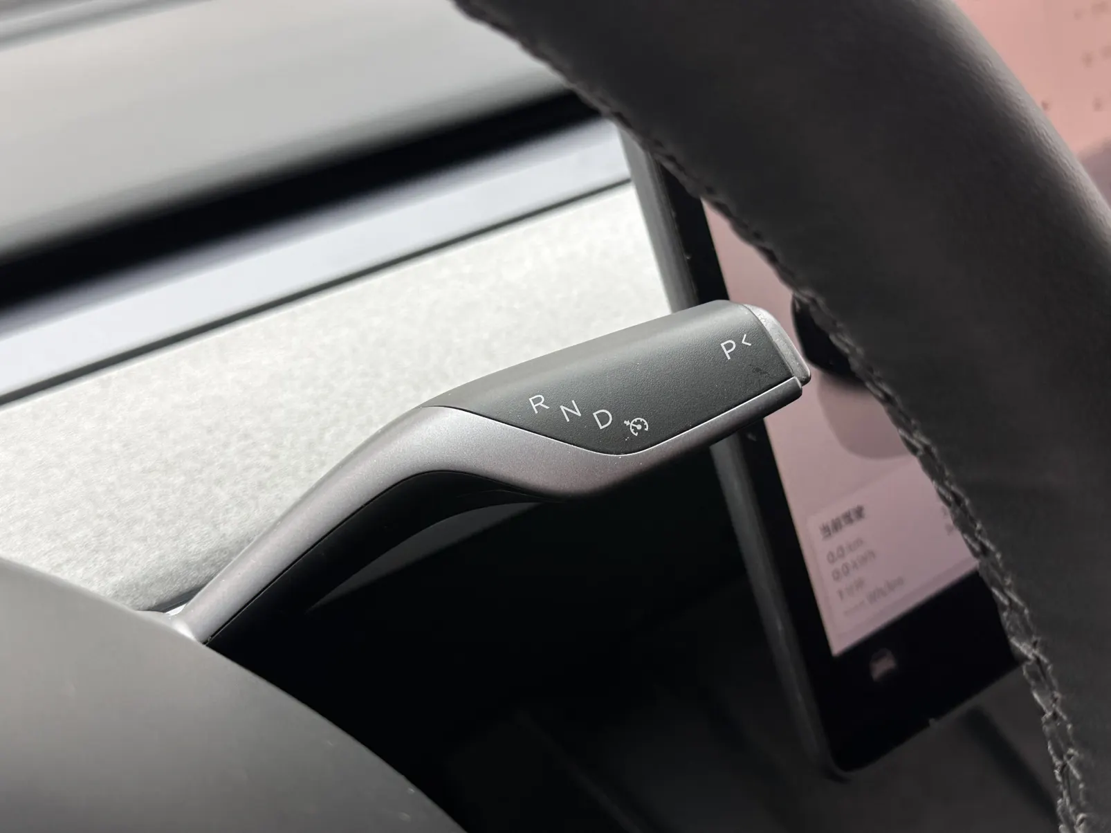 Tesla Model Y, 2023 17