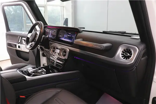Mercedes-Benz G 400 d, 2023 23