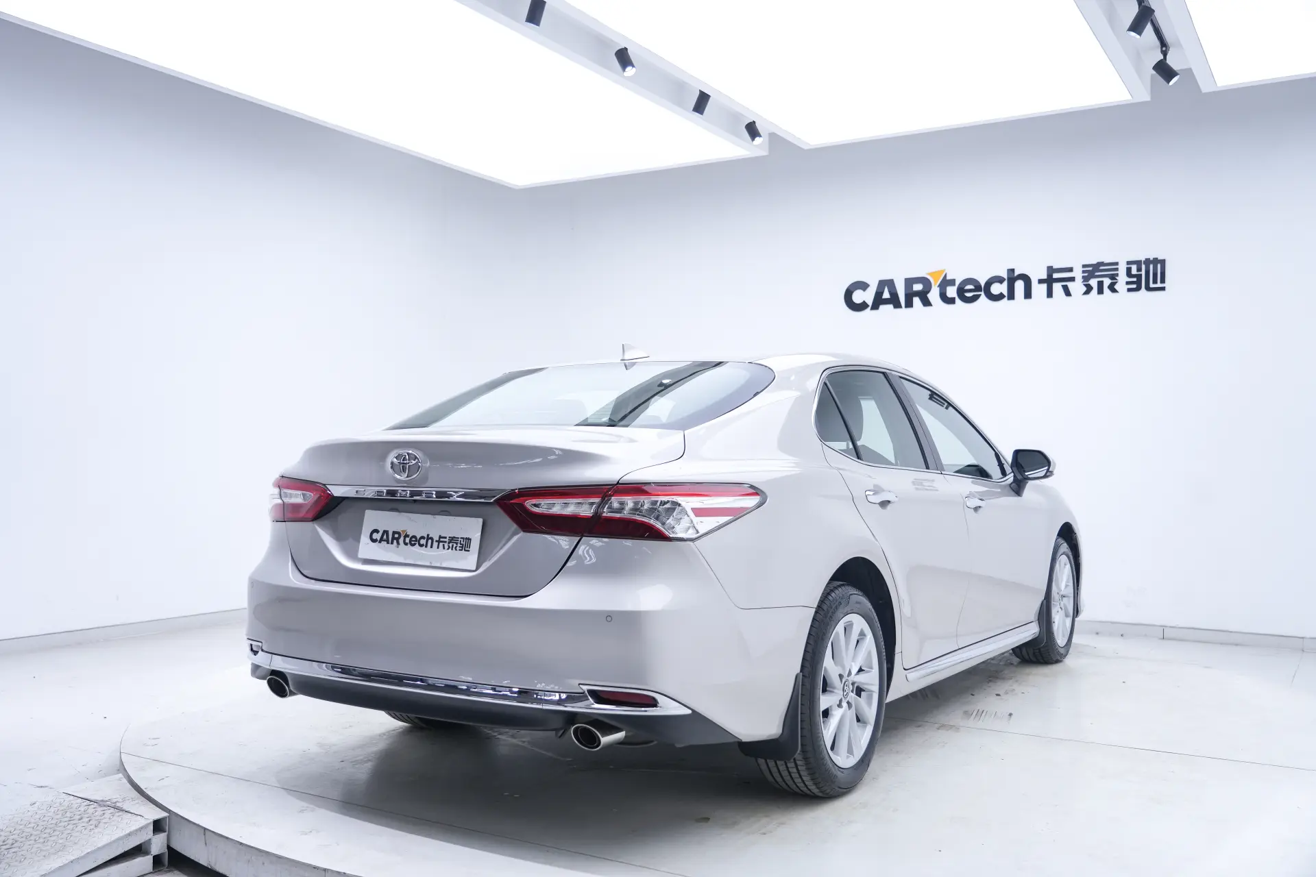 Toyota Camry, 2024 все фото