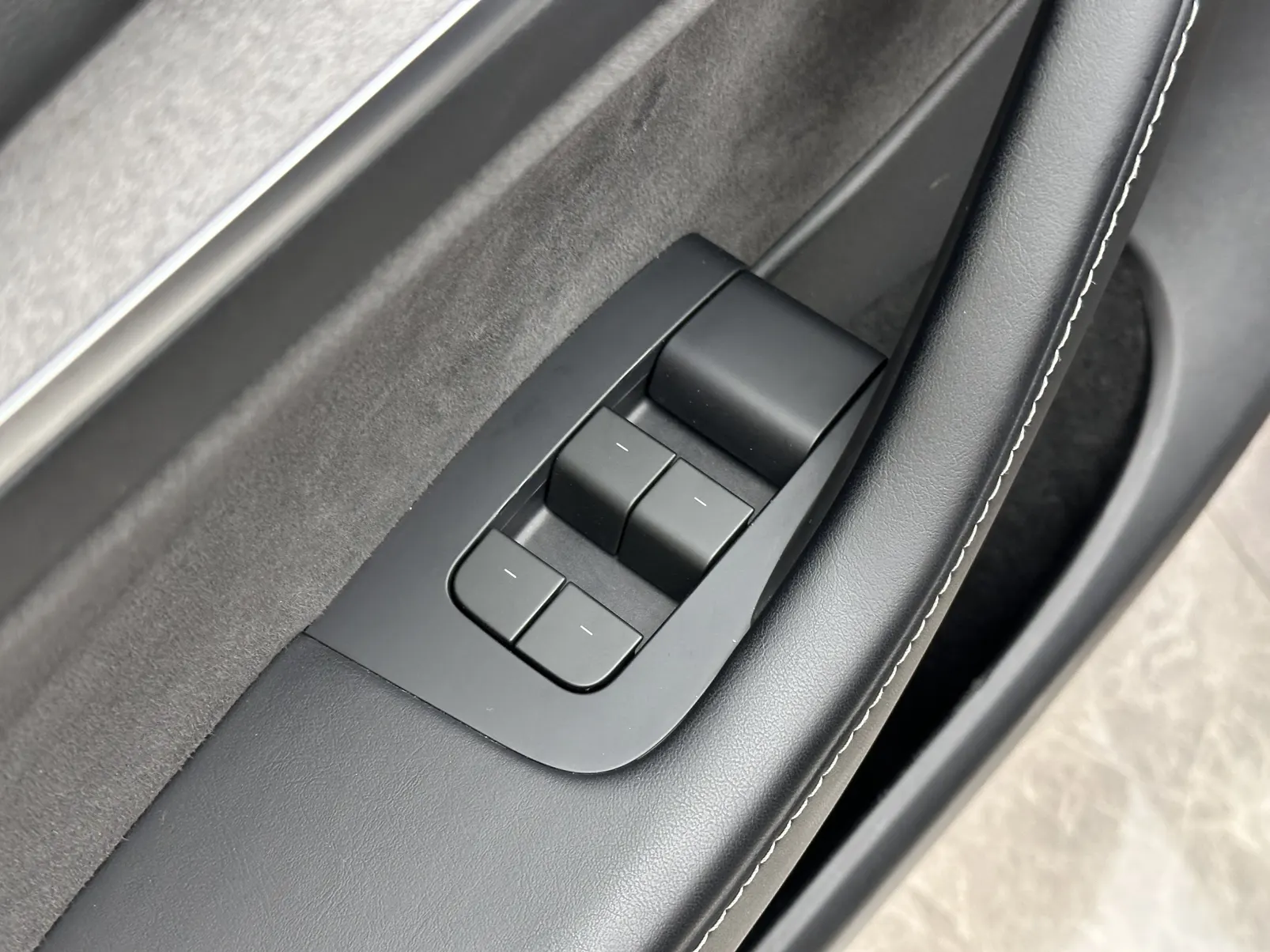 Tesla Model Y, 2023 15
