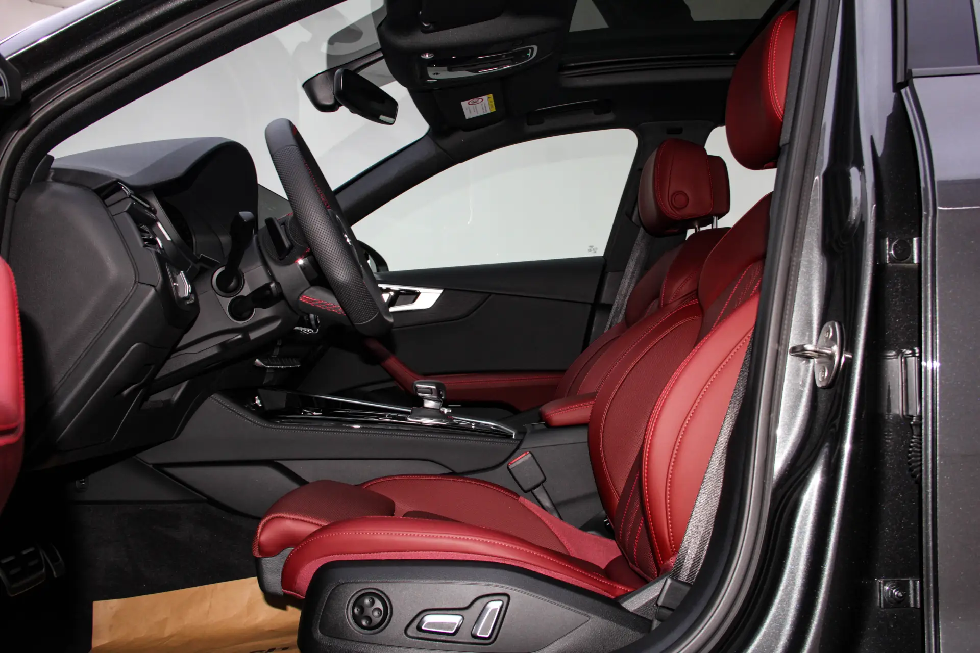 Audi A4L, 2025 23