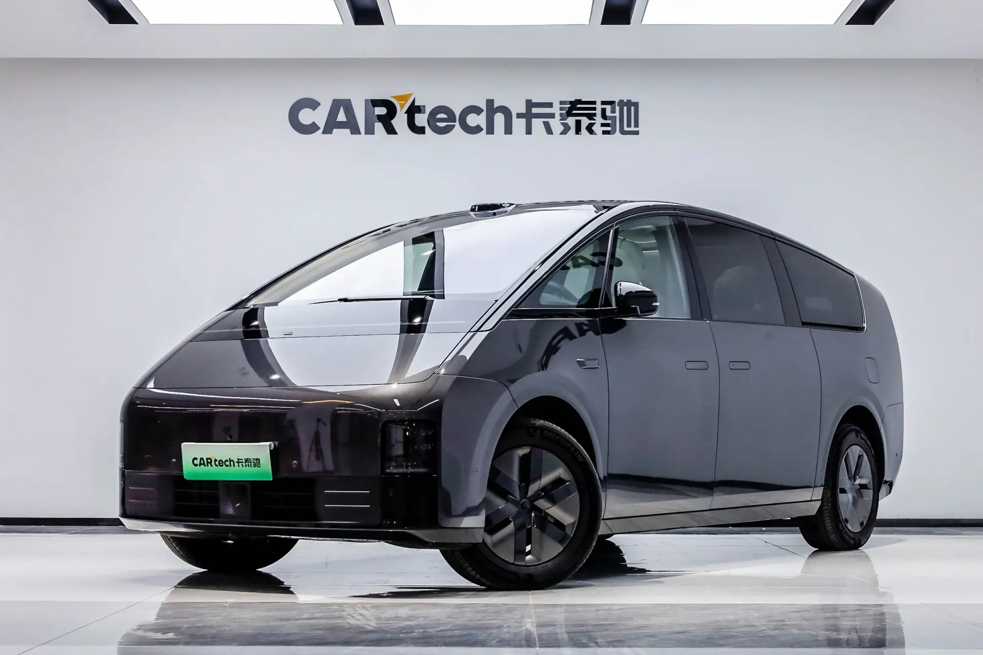 Li Auto MEGA, 2025 1