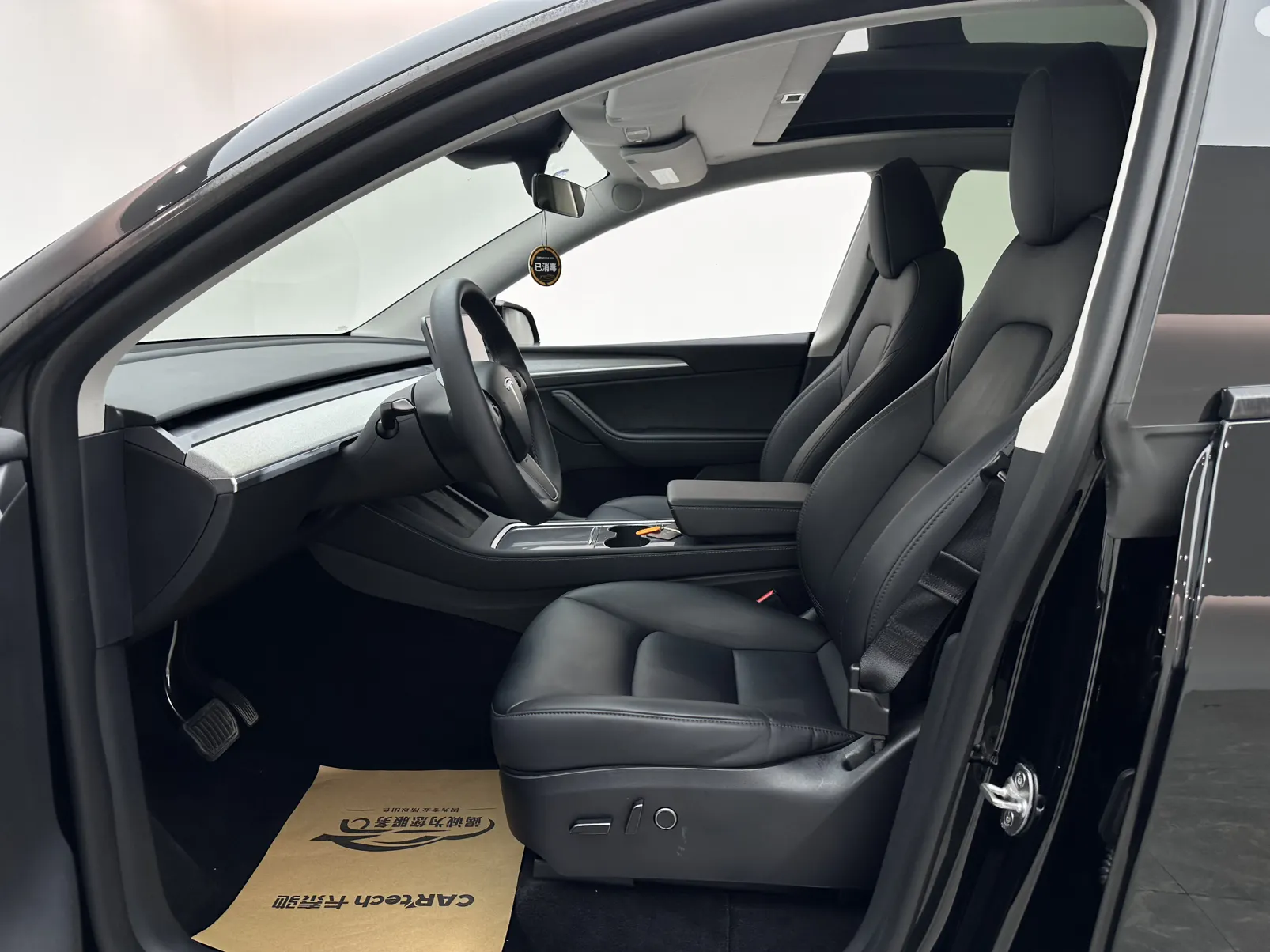 Tesla Model Y, 2023 8