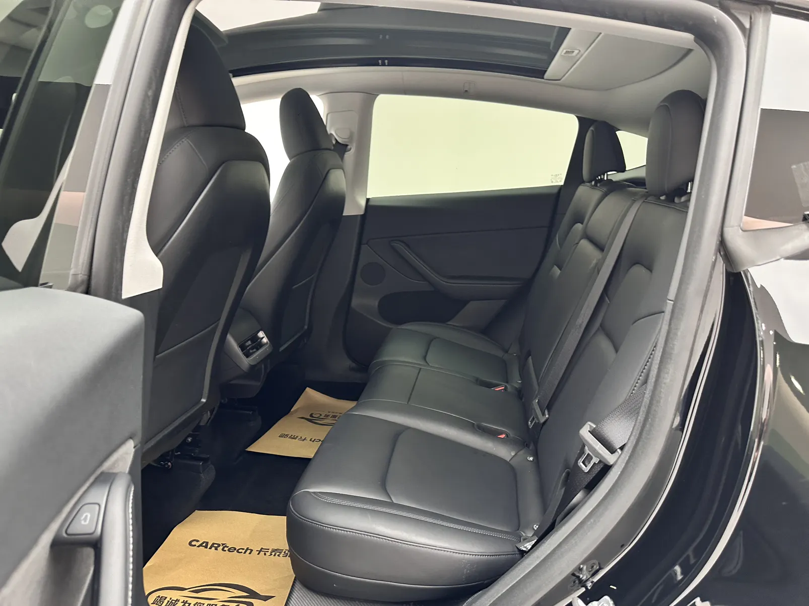 Tesla Model Y, 2023 9