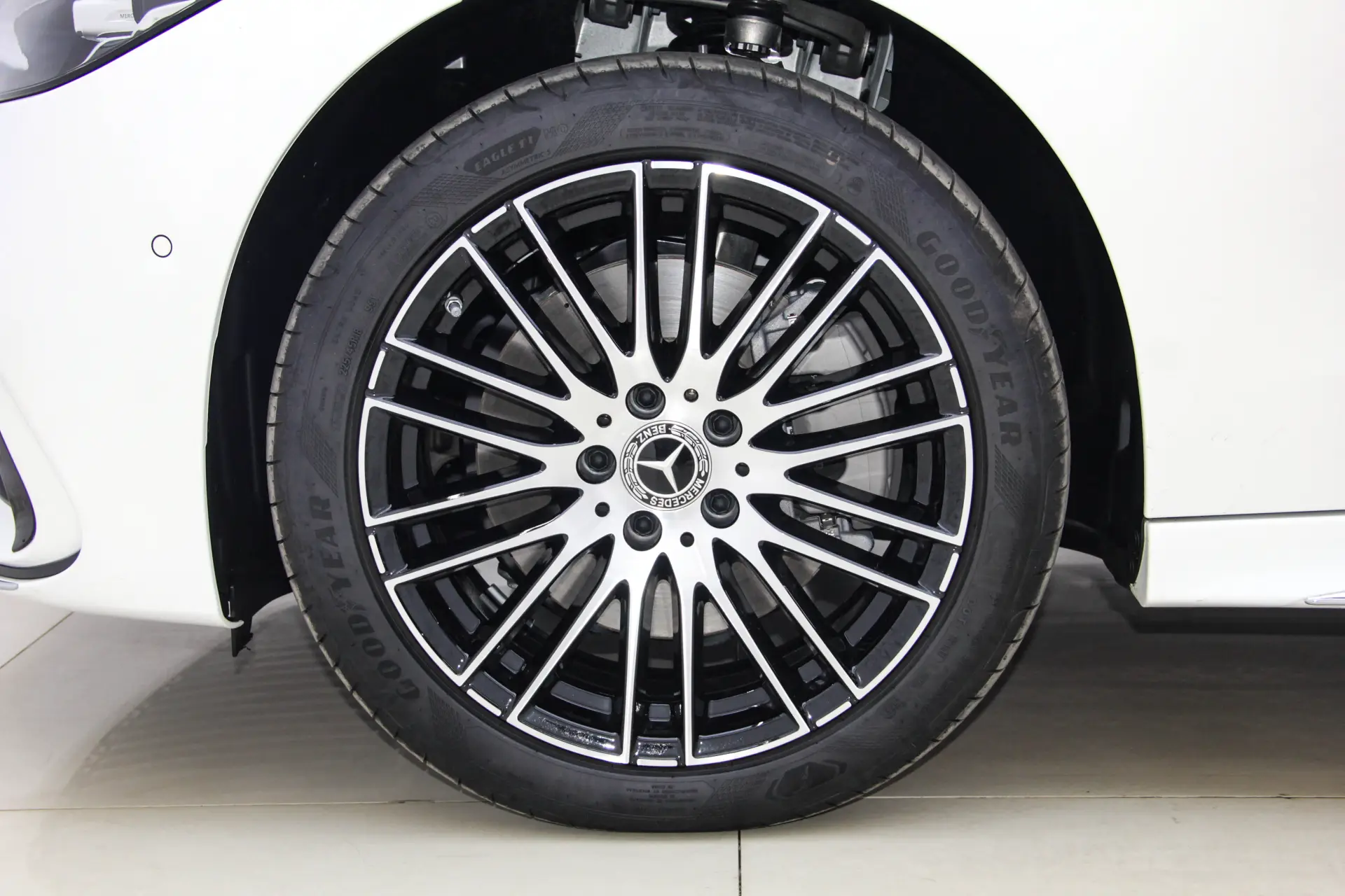 Mercedes-Benz C 260 L, 2026 11